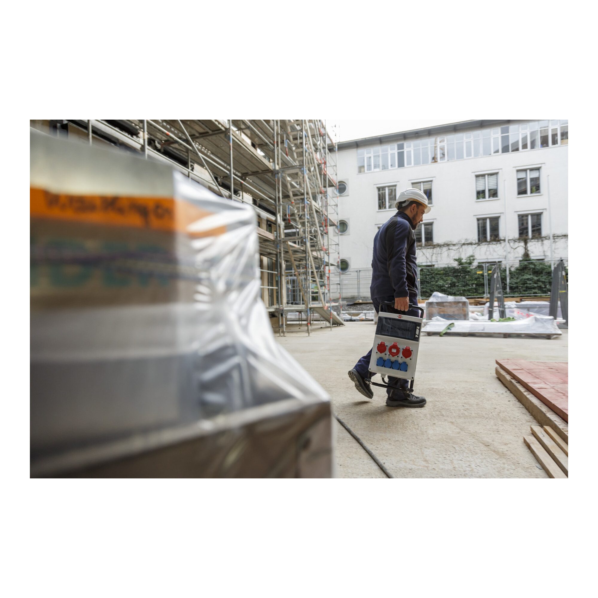 Brennenstuhl Steckdose Tragbarer Stromverteiler BSV 4 IP44 2m H07RN-F5G4,0 1x32A + 2x16A