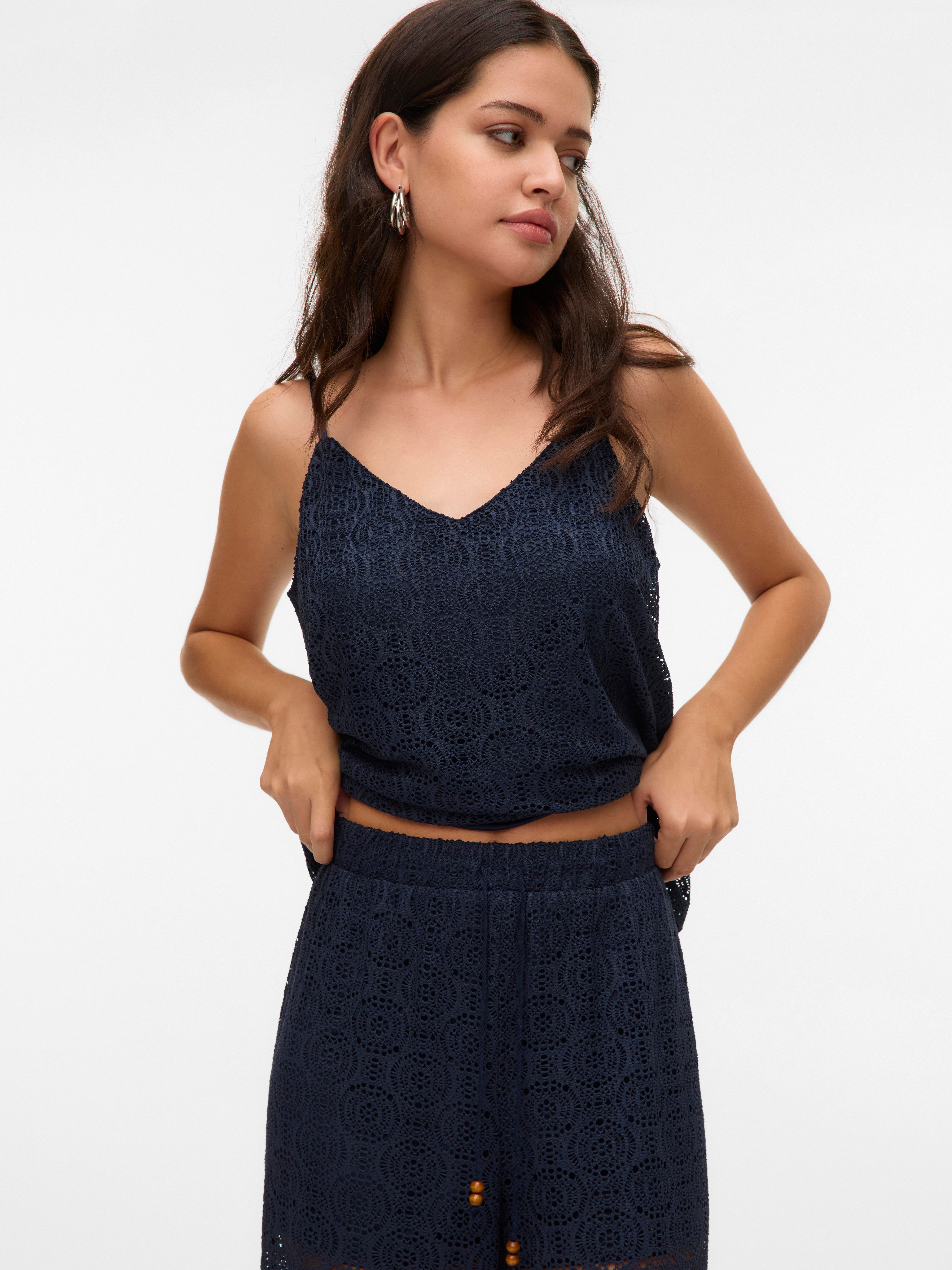 Vero Moda Spaghettitop VMMAYA V-NECK SINGLET TOP JRS Materialmix, regular fit – Bild 2 von 5