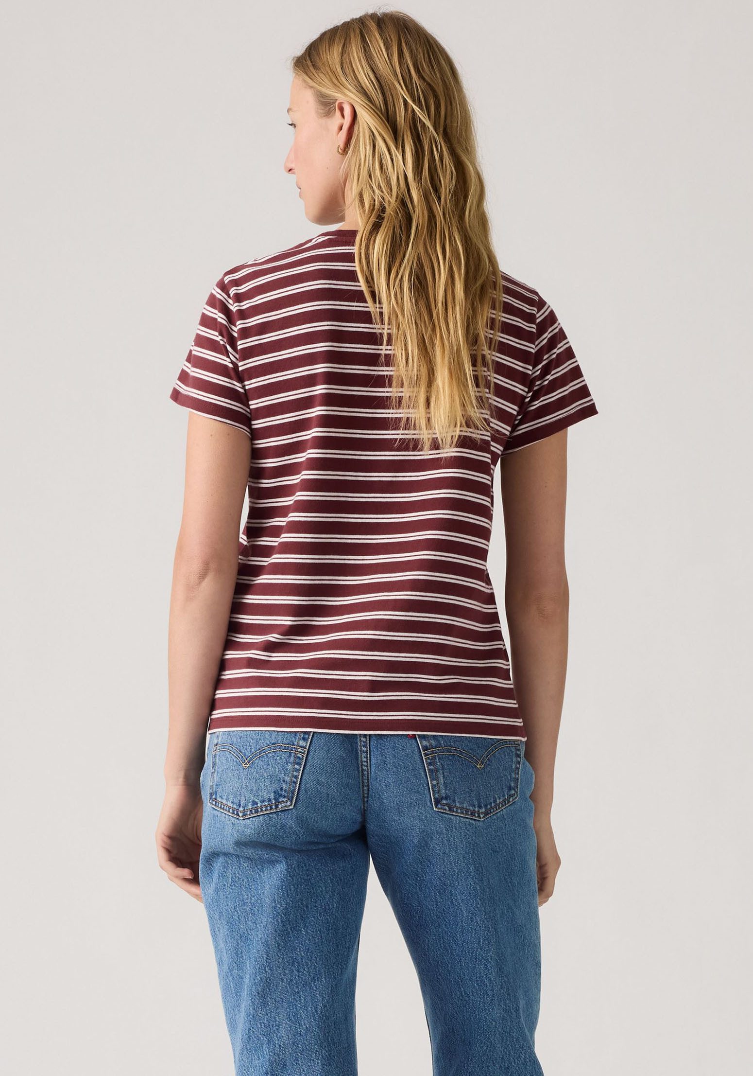 Levi's® T-Shirt PERFECT TEE mit kleiner Logo-Stickerei