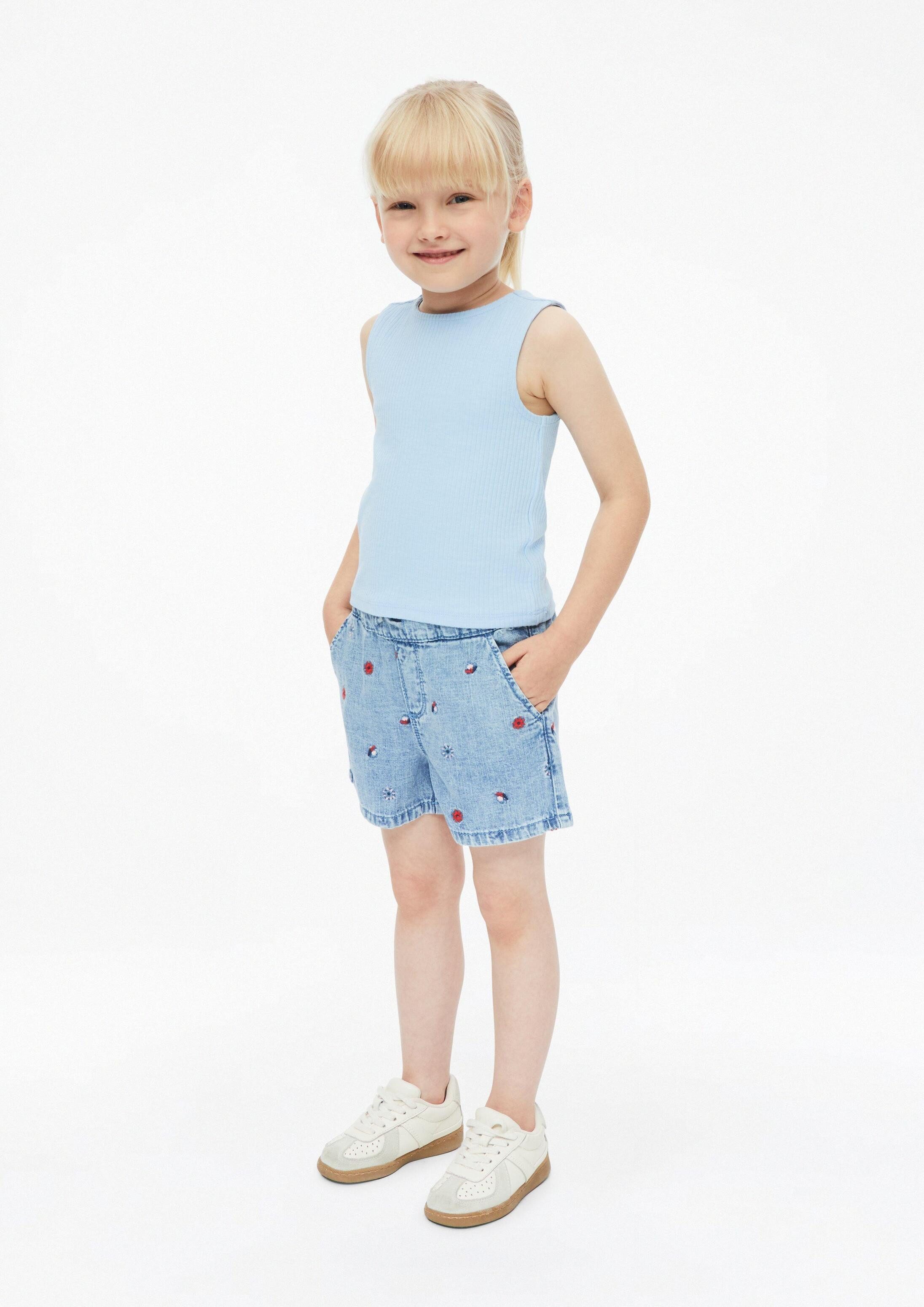 s.Oliver Jeansshorts Jeans-Hose Jeans-Shorts im Loose Fit mit Stickerei