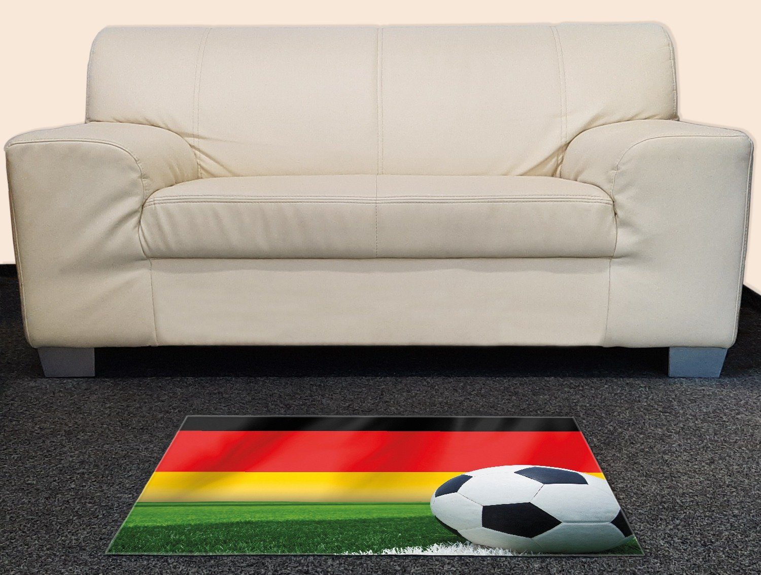 Wallario Teppich Fußball vor einer Deutschlandflagge, rechteckig, rutschfest