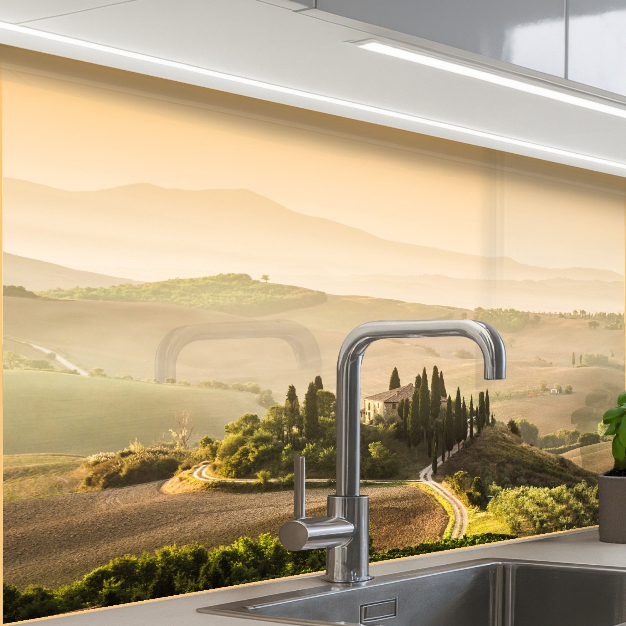 KitchenYeah Küchenrückwand selbstklebend Landschaft - Toskana - Morgenlicht günstig online kaufen