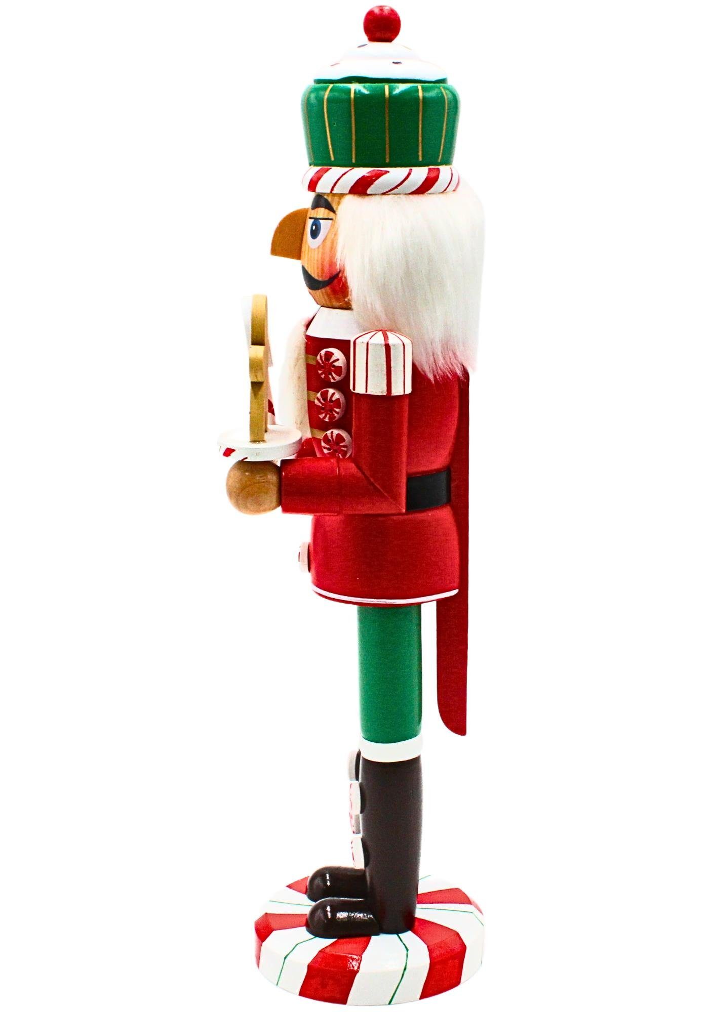 Dekohelden24 Nussknacker Holz Nussknacker mit Lebkuchenelemente, Ausführung über Menü wählbar., in Grün-Rot, Größe L/B/H: ca. 9,5 x 10,5 x 35 cm