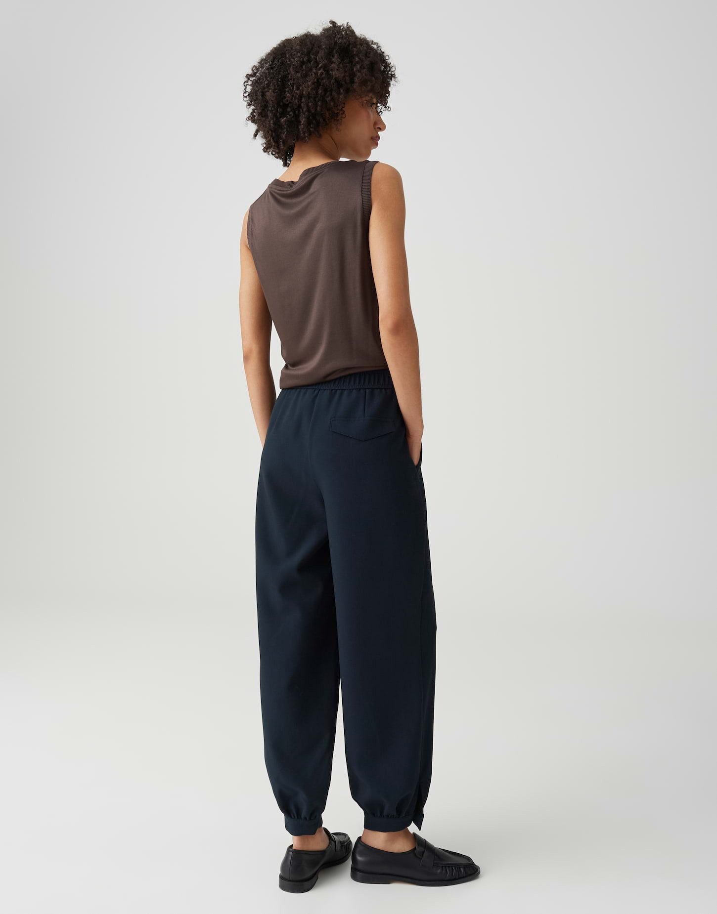 OPUS Stoffhose mit fließender Struktur Femininer Fall mit entspanntem Komfort