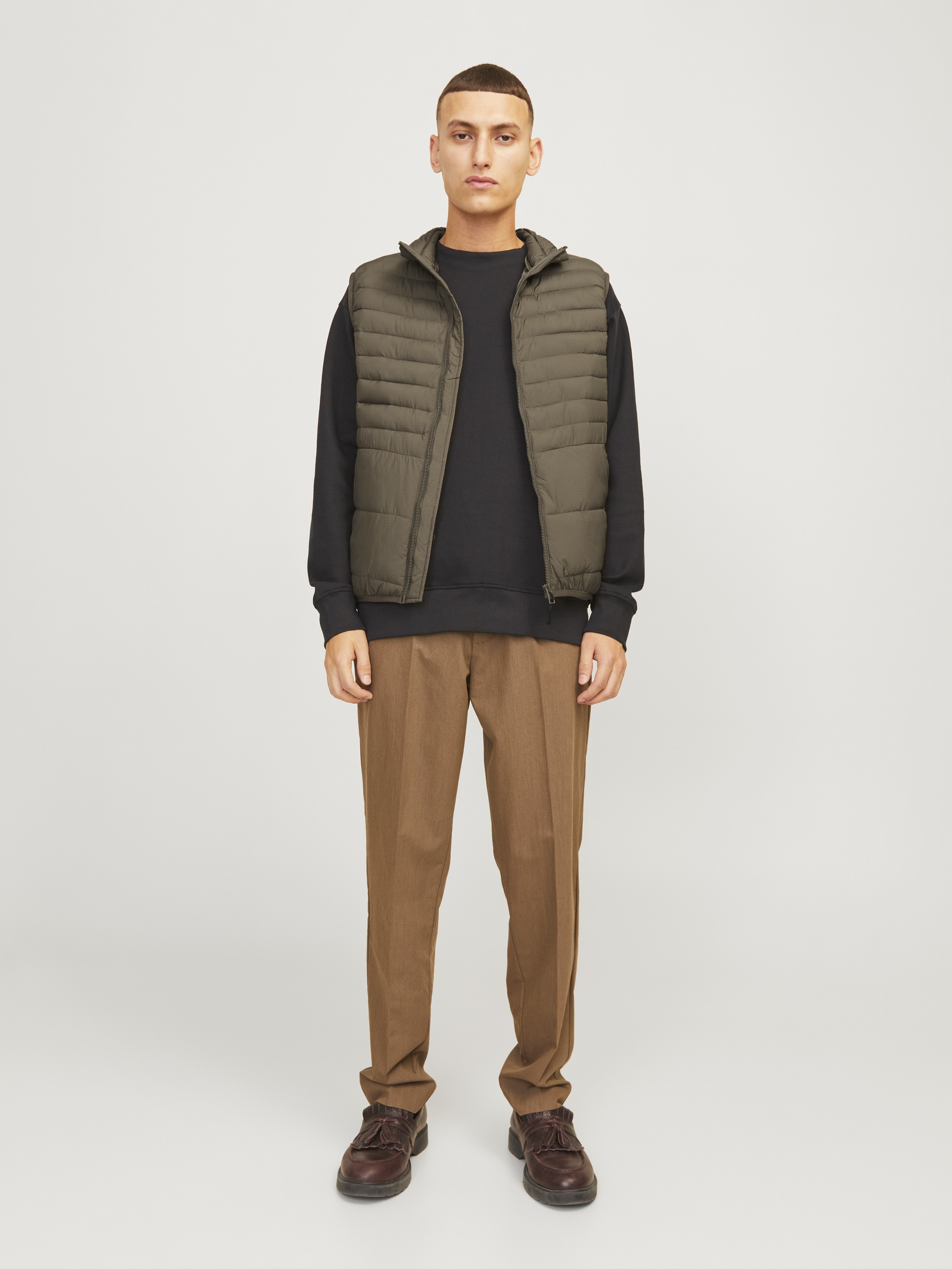 Jack & Jones Steppweste JJESTATE Praktische Weste mit Beutel, ideal für unterwegs unifarben, modisch, regular fit, Polyester