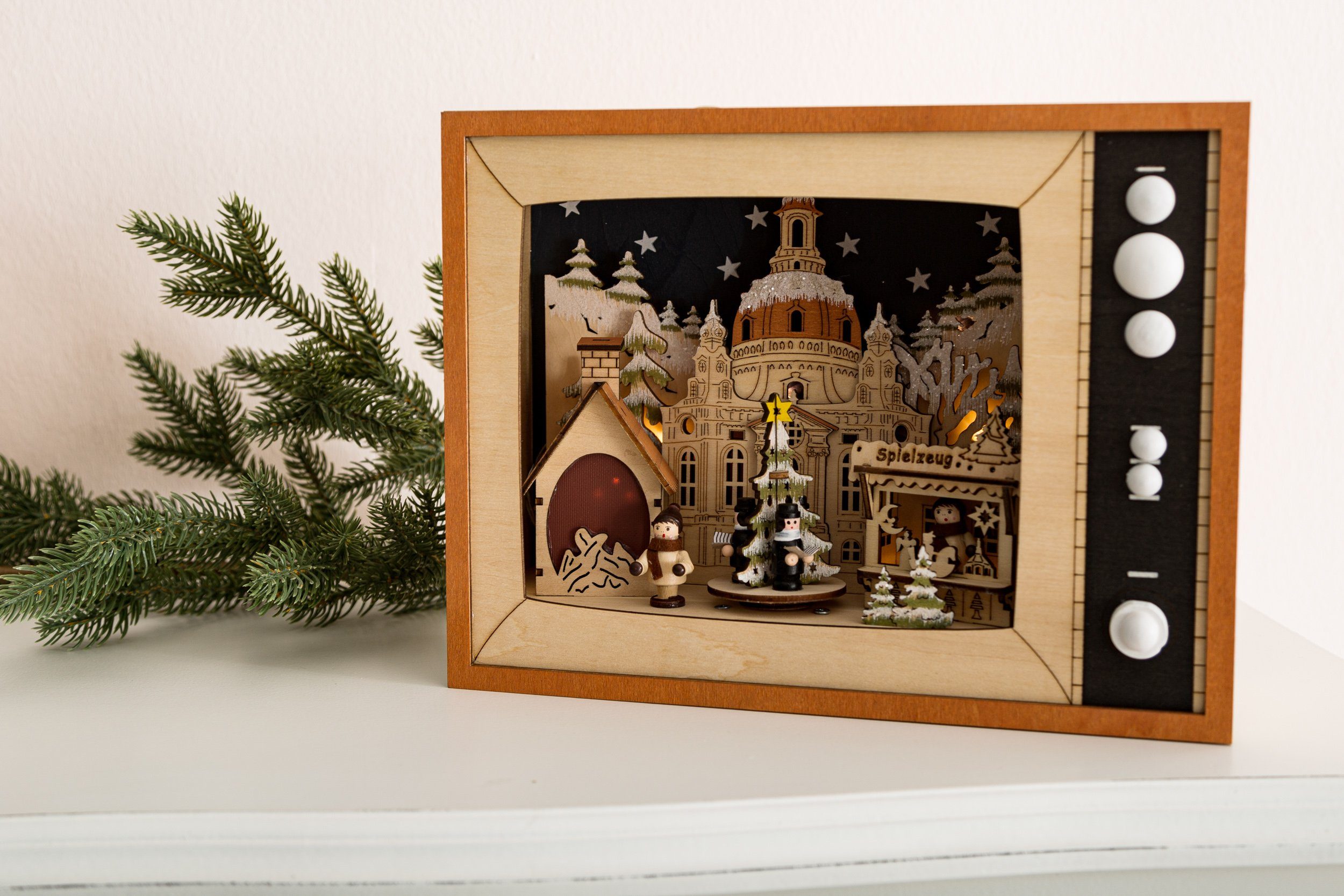 Wohnando Weihnachtsdorf Weihnachtsszene im Fernseher aus Holz, Dekoelement