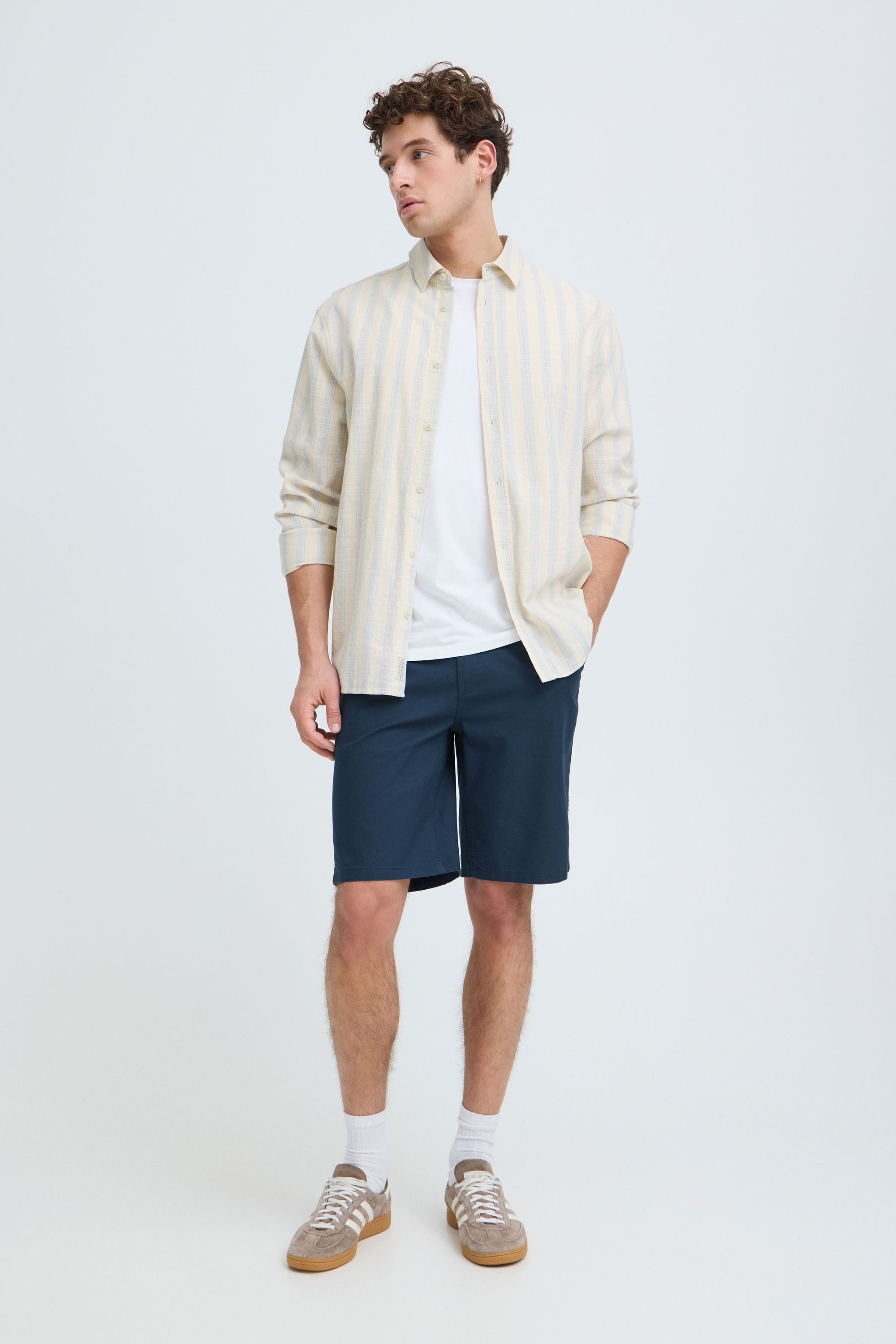 Blend Chinoshorts BHBraz Gemütliche Chino-Shorts mit teilelastischem Bund