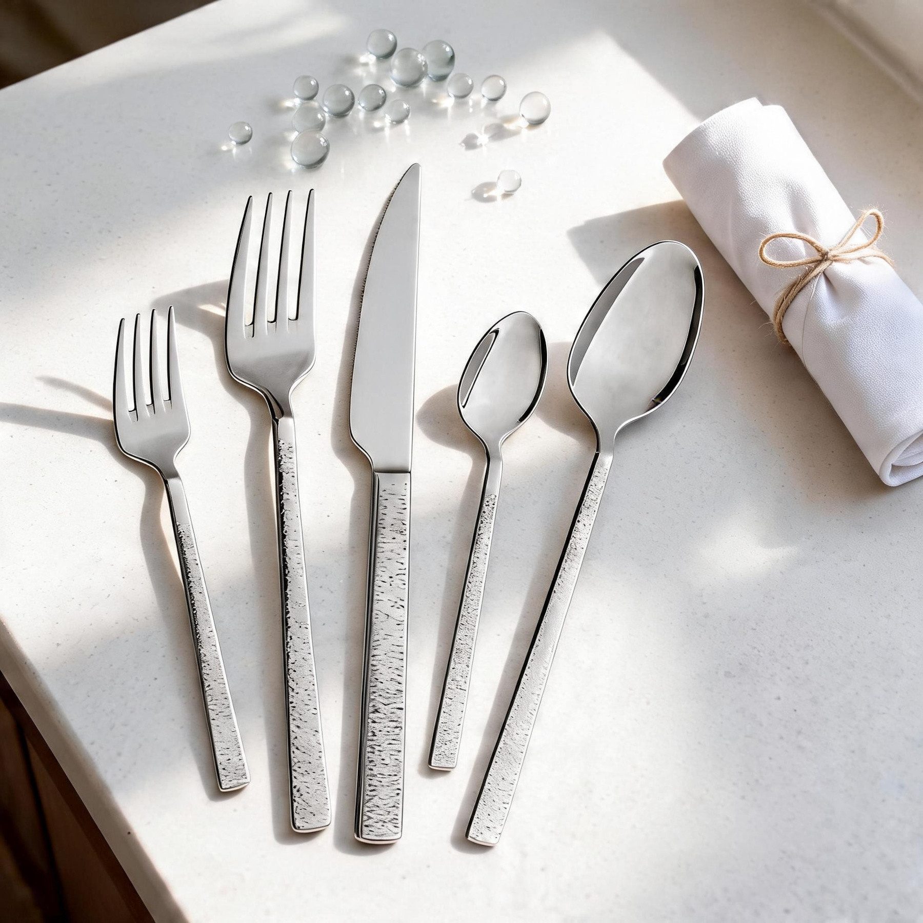 Mulex Besteck-Set Besteck Genua, mit gehämmerter Struktur (30-tlg), 6 Personen, Chromstahl, ein Besteck mit außergewöhnlichem, glamourösen Design
