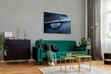 Sinus Art Leinwandbild 120x80cm Wandbild auf Leinwand Nahaufnahme Feder Blau Dunkelblau Wasse, (1 St)