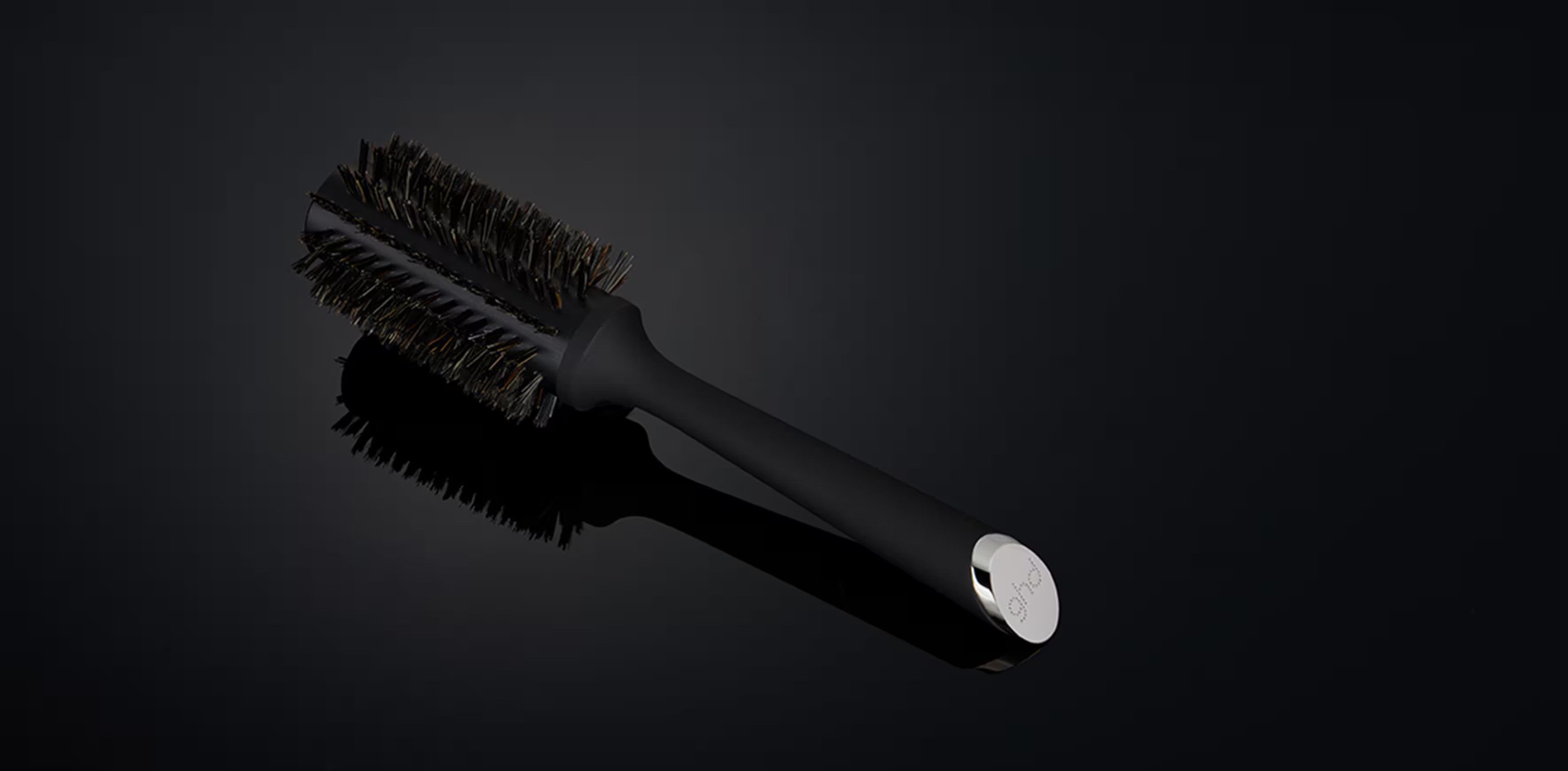 GHD Stylingbürste Ghd The Smoother - Rundbürste - 35 mm, 1-tlg., Ihr Keramikkörper speichert die Föhnwärme