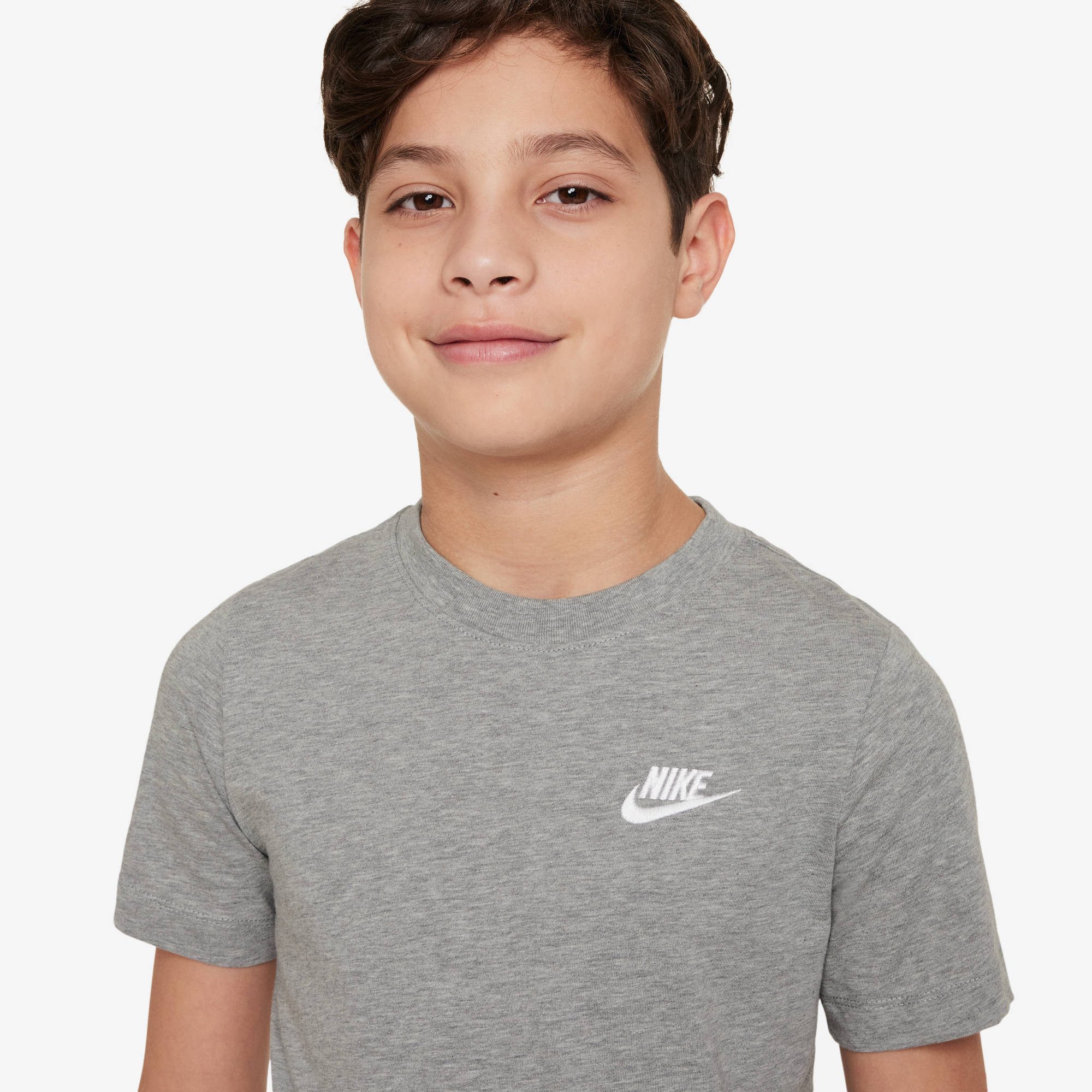 Nike Sportswear T-Shirt K NSW TEE EMB FUTURA LBR für Jugendliche, mit Kapuze, gerader Schnitt, sportlicher Stil