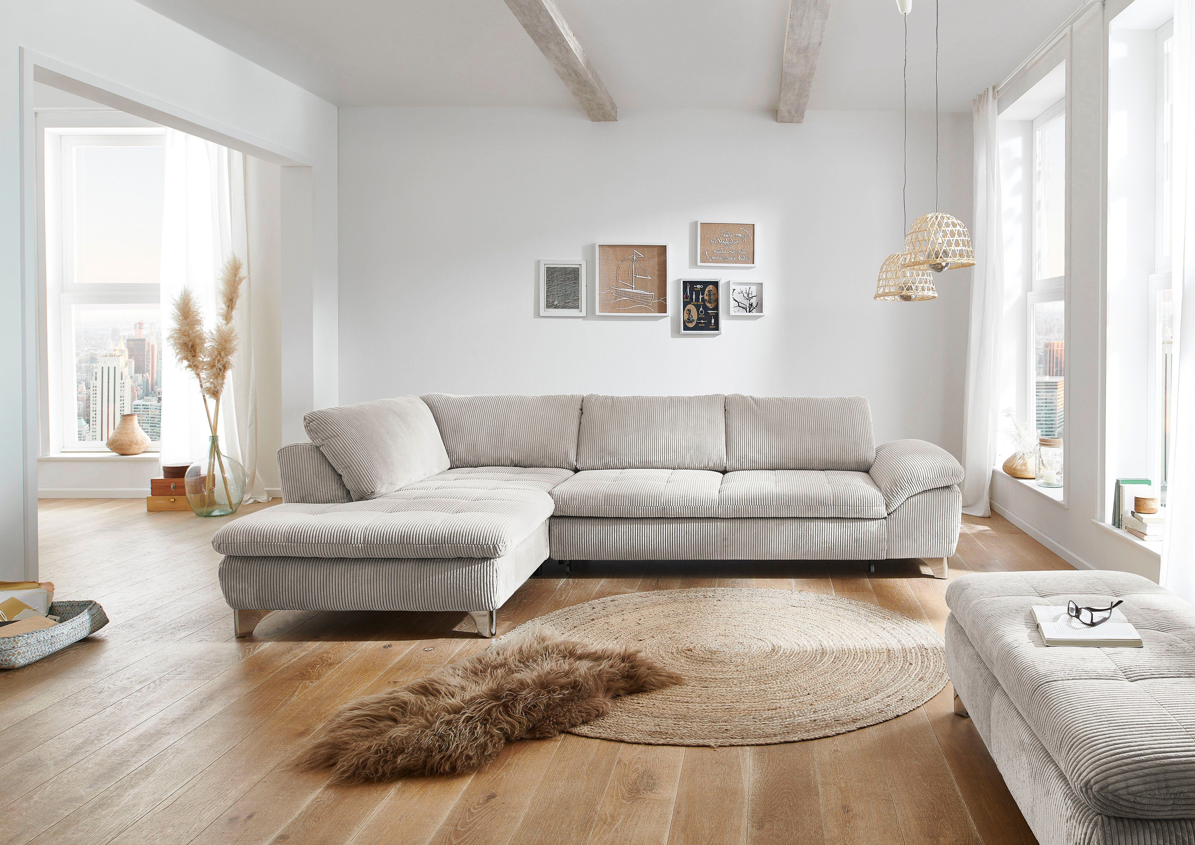Die PlanBar Ecksofa MP-IN14007 L-Form, wahlweise mit Bettfunktion und verstellbaren Kopfstützen, in Cord
