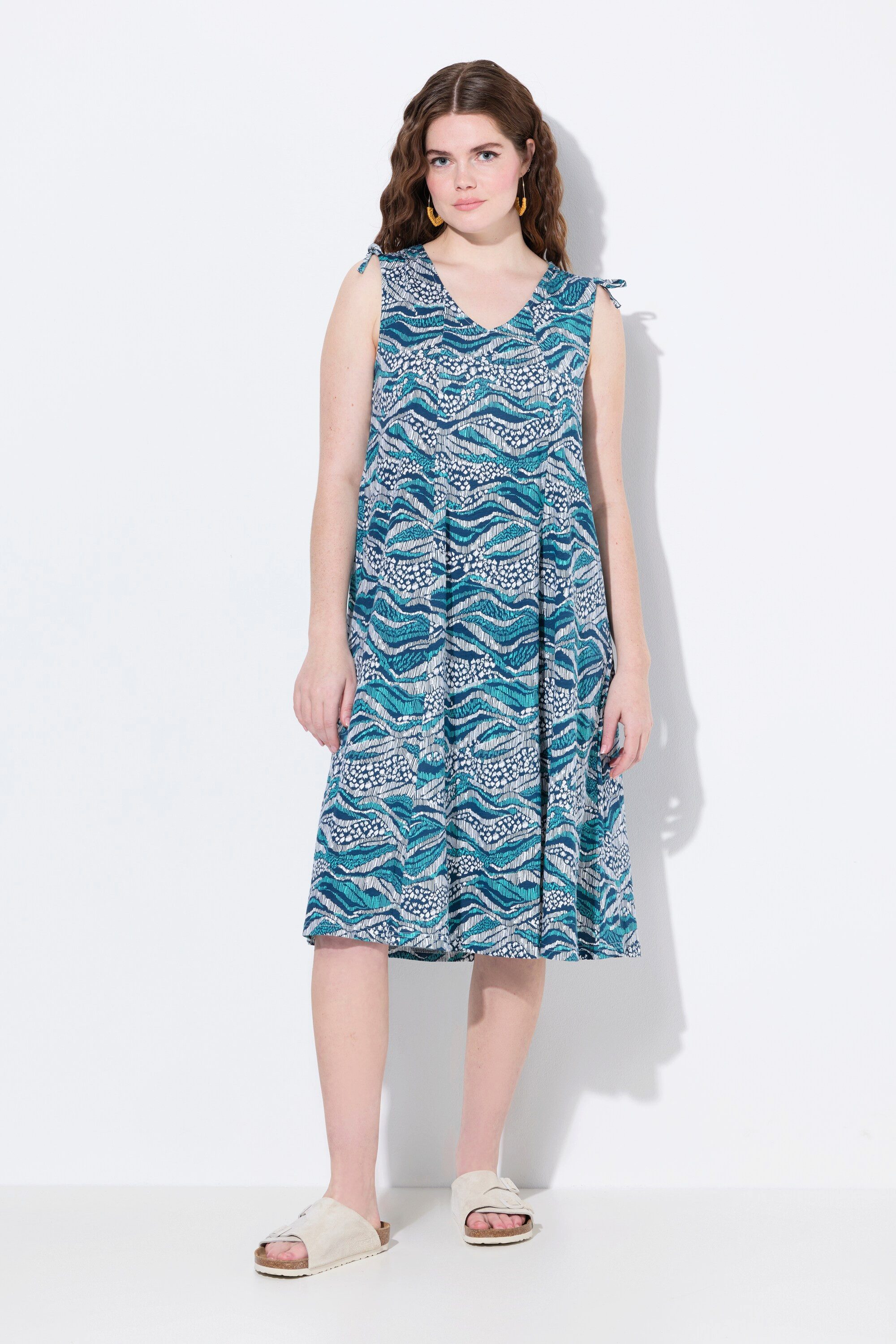 Ulla Popken Jerseykleid Midikleid Jersey Wellen V-Ausschnitt ärmellos günstig online kaufen