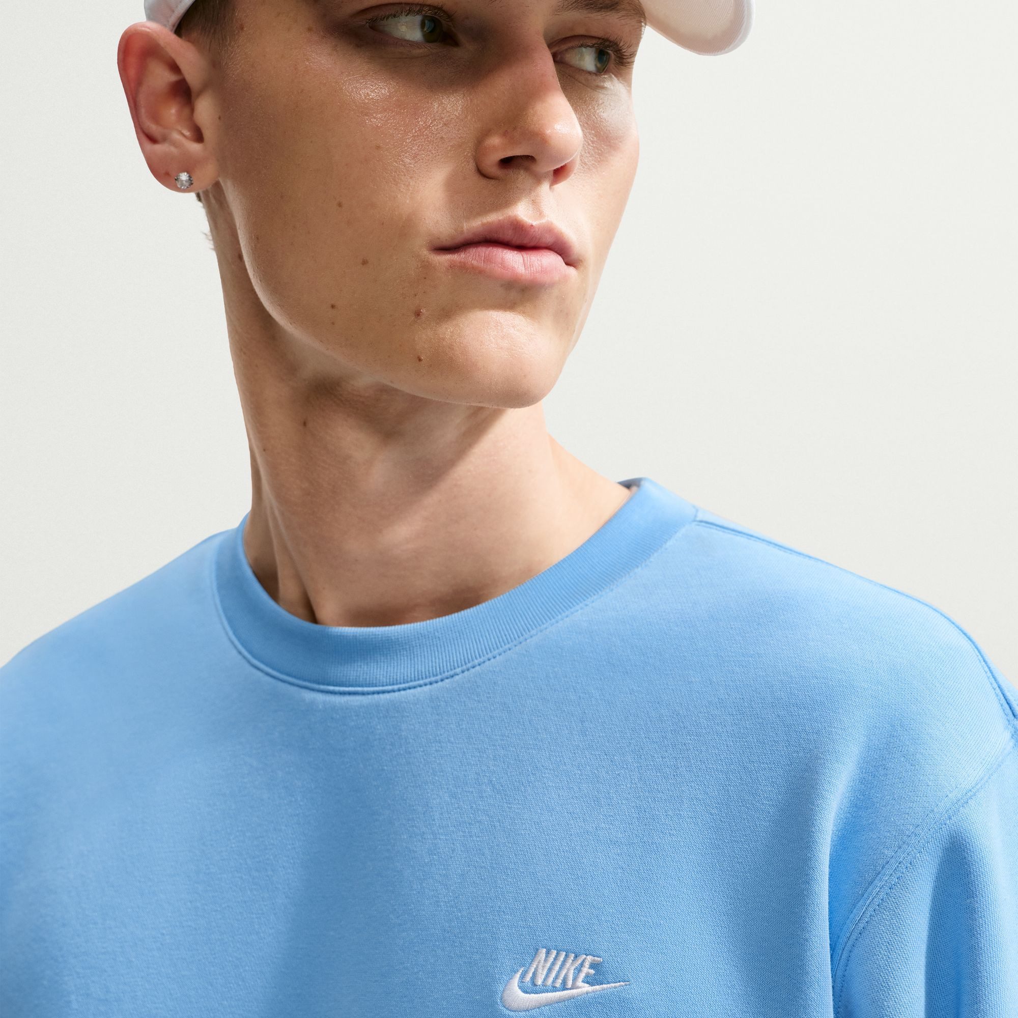 Nike Sportswear Sweatshirt M NK CLUB BB CREW kurzärmelige Ausführung, mit Rundhalsausschnitt, aus Jersey-Material