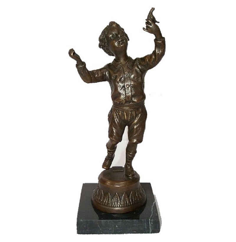 Linoows Dekoobjekt Bronzefigur, Bronze Skulptur, Knabe mit Vogel sign. Milo, Hand gegossen