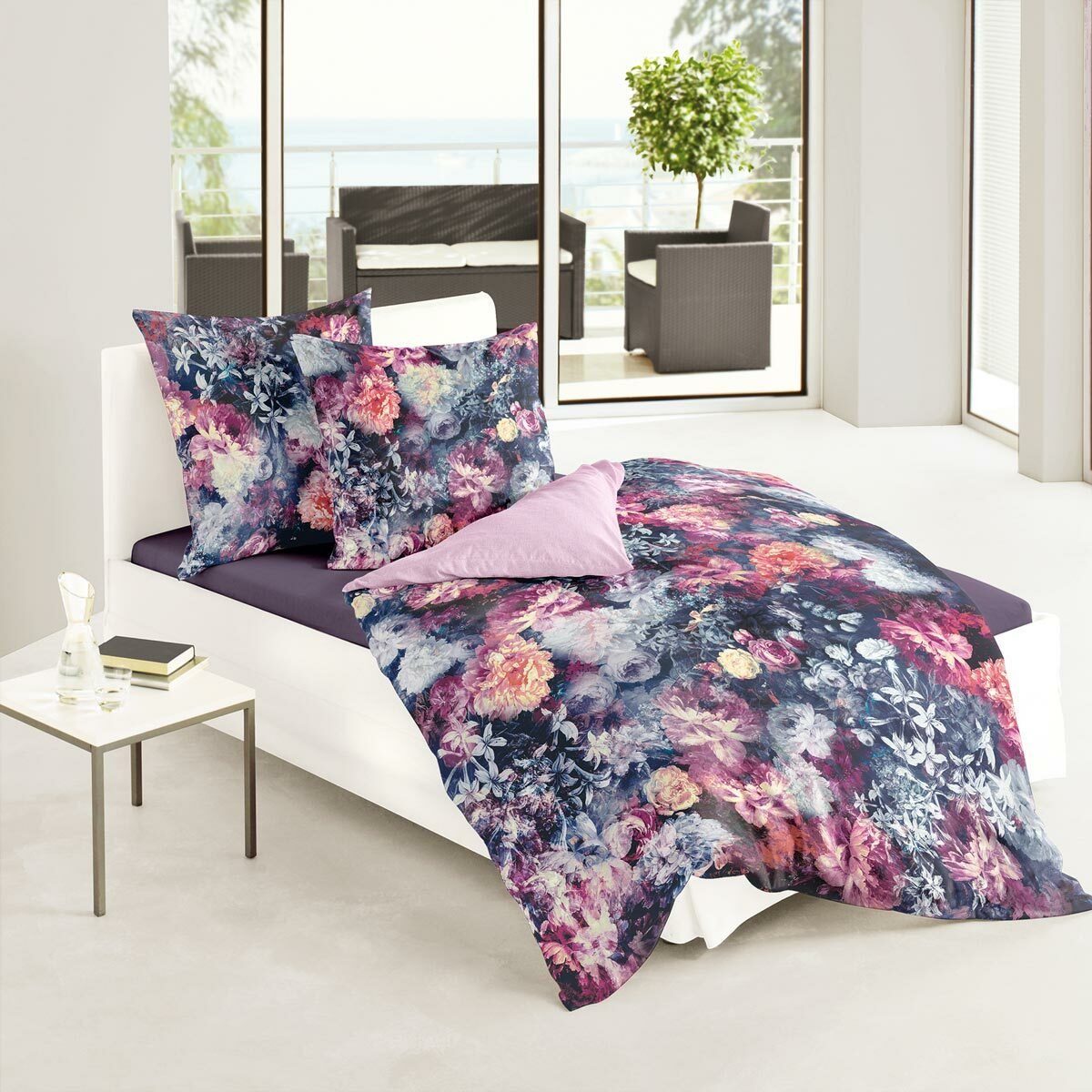 TRAUMSCHLAF Bettwäsche Romantic Flora Lila, Mako Satin, 2 teilig, prachtvolle Blumen und Blüten