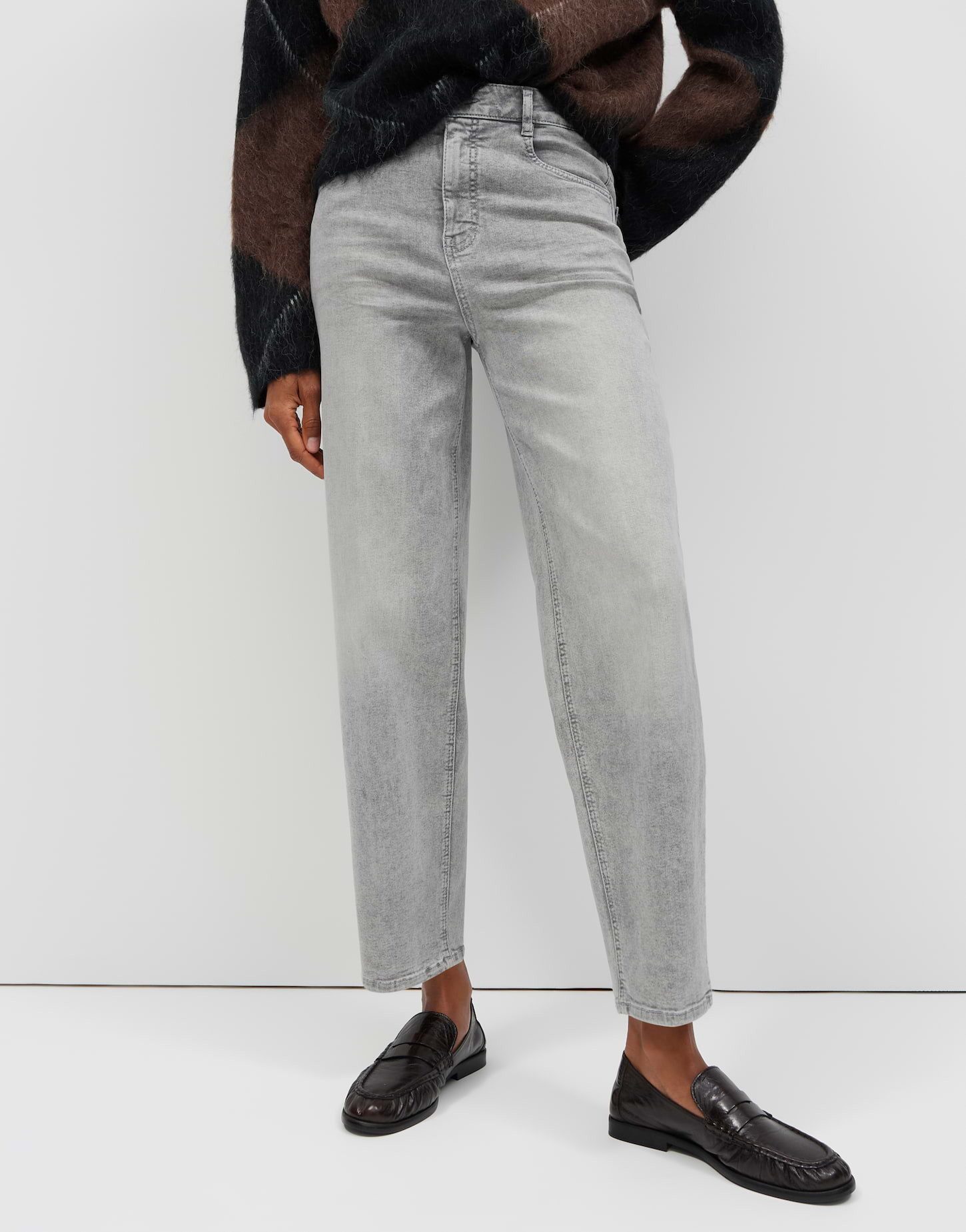 OPUS Relax-fit-Jeans Maxie aus robustem Denim Schmal zulaufendes Bein mit Bügelfalten und 5-Pocket-Design