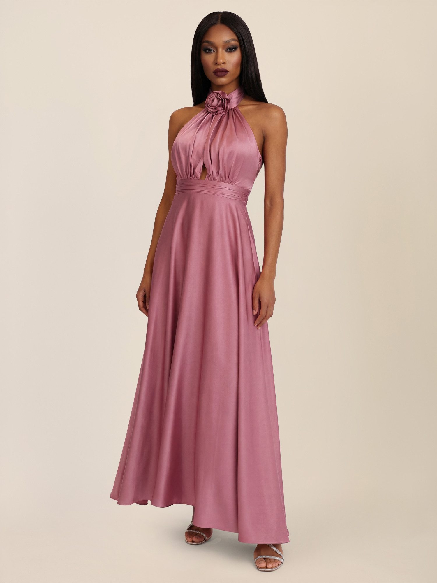 Apart Abendkleid aus Satin mit amerikanischem Ausschnitt günstig online kaufen