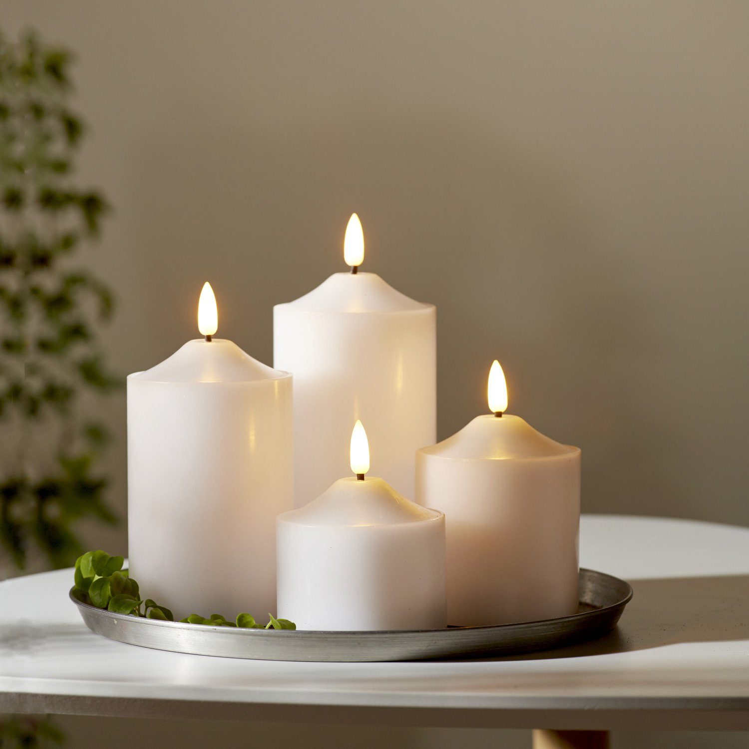 STAR TRADING LED-Kerze Flamme Echtwachs warmweiße 3D Flamme H: 9,5cm Batterie Timer weiß, LED Classic, warmweiß (2100K bis 3000K)
