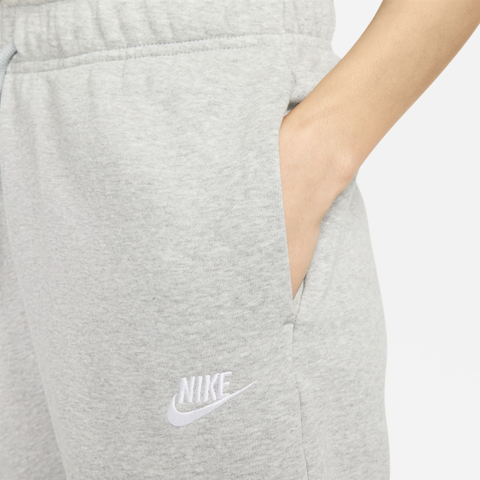 Nike Sportswear Jogginghose CLUB MID-RISE HEATHER/WHITE JOGGERS WOMEN'S DK GREY FLEECE