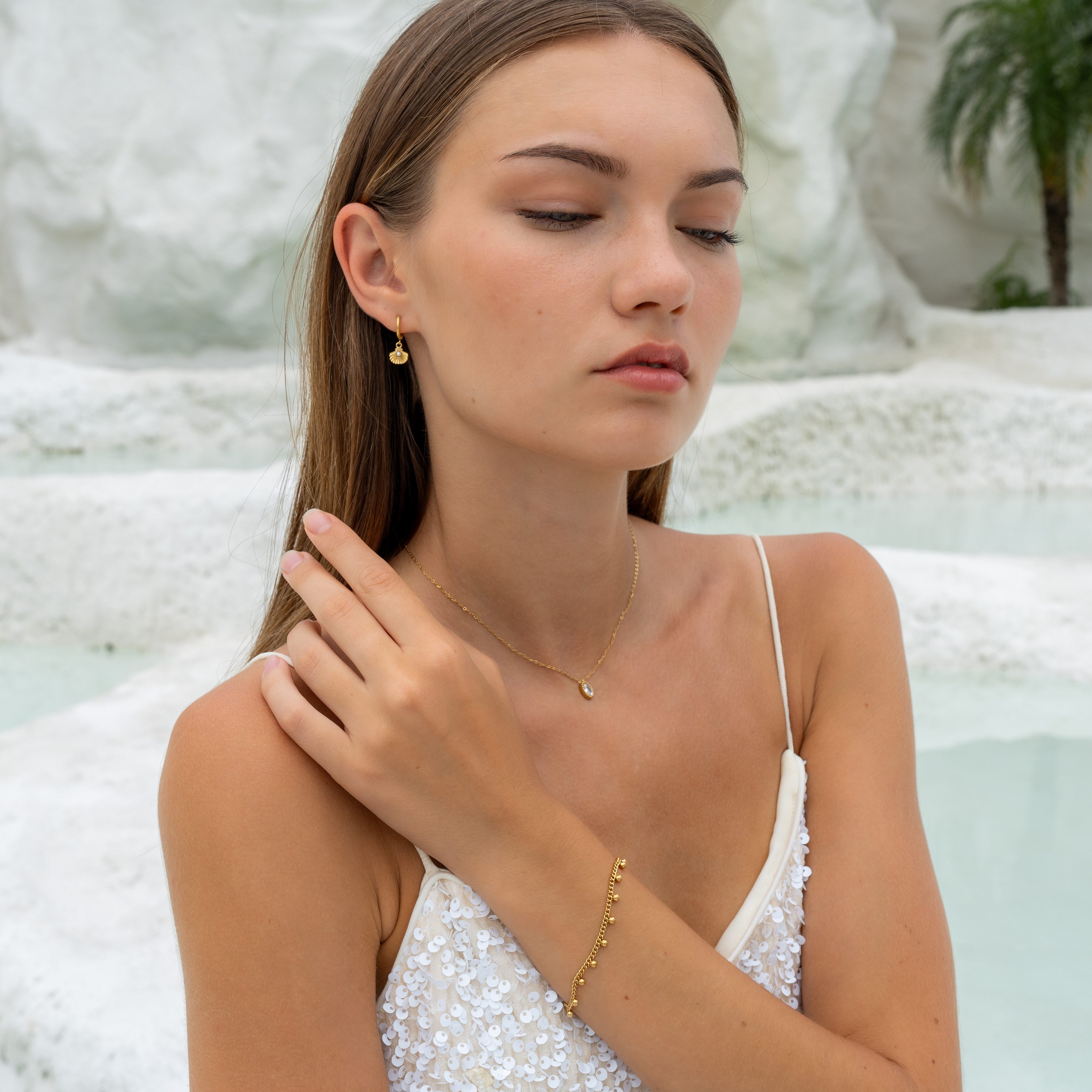 Made by Nami Edelstahlarmband Damen Armband Gold Silber Perlen Verstellbar Hypoallergen Wasserfest, aus Edelstahl – mit Perlen – für empfindliche Haut – mit Verlängerung