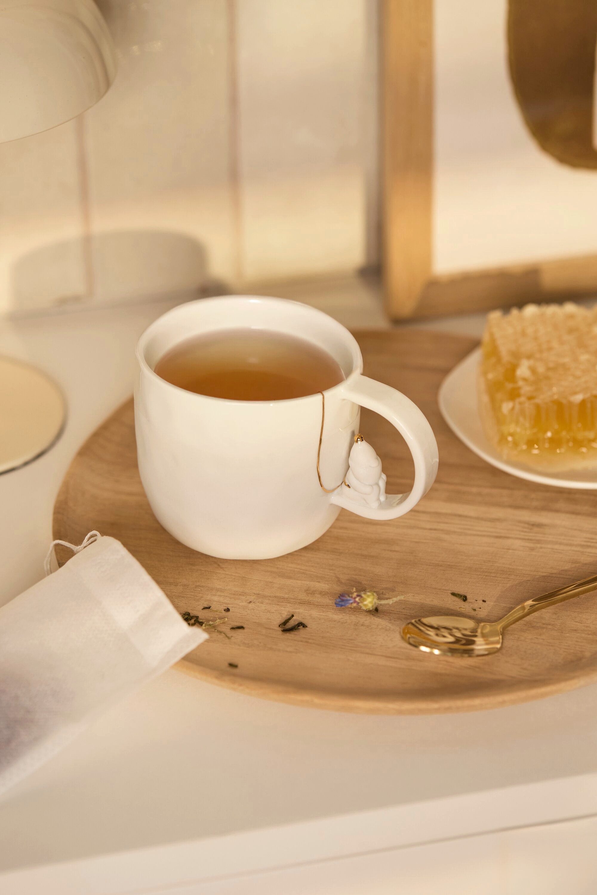 Räder Design Tasse Tasse Santa von räder design – Weihnachtlicher Porzellanbecher mit gol