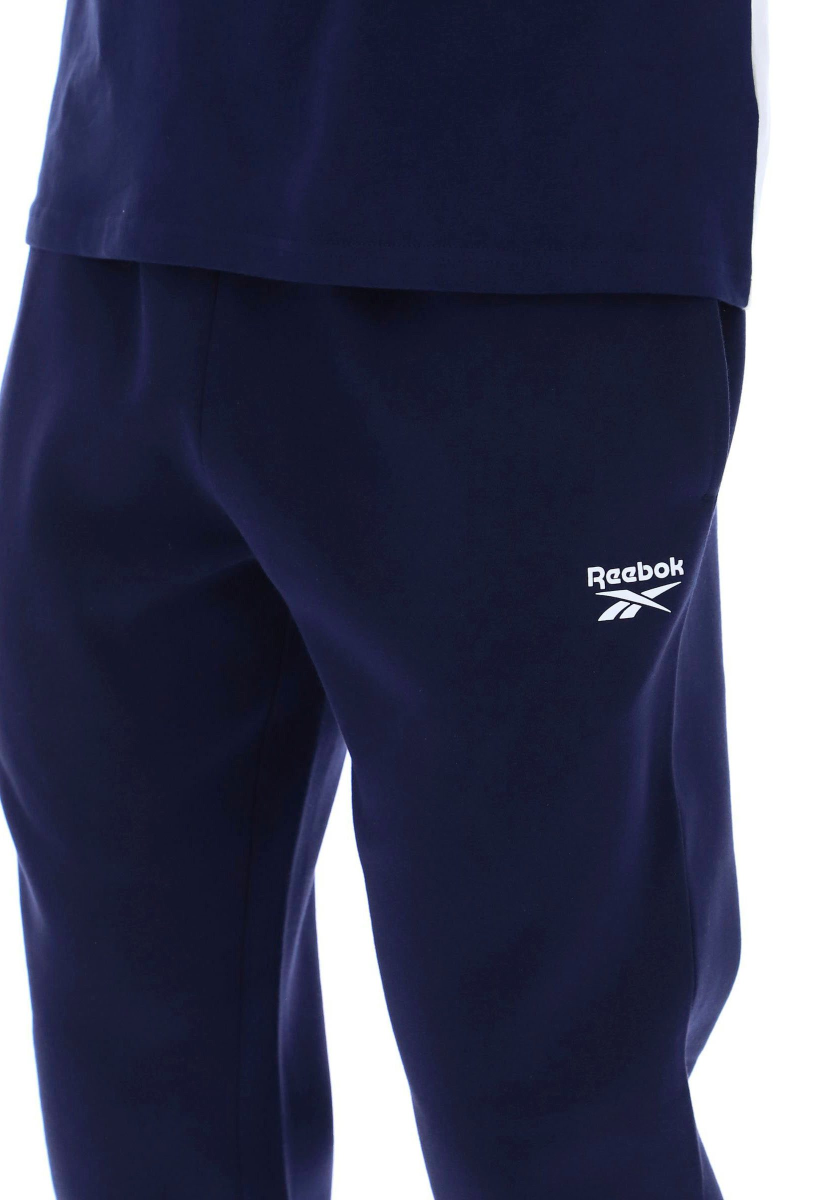 Reebok Jogginghose ANDRE SMALL LOGO CUFFED PANT für Erwachsene, aus Baumwolle und Polyester, auch in großen Größen