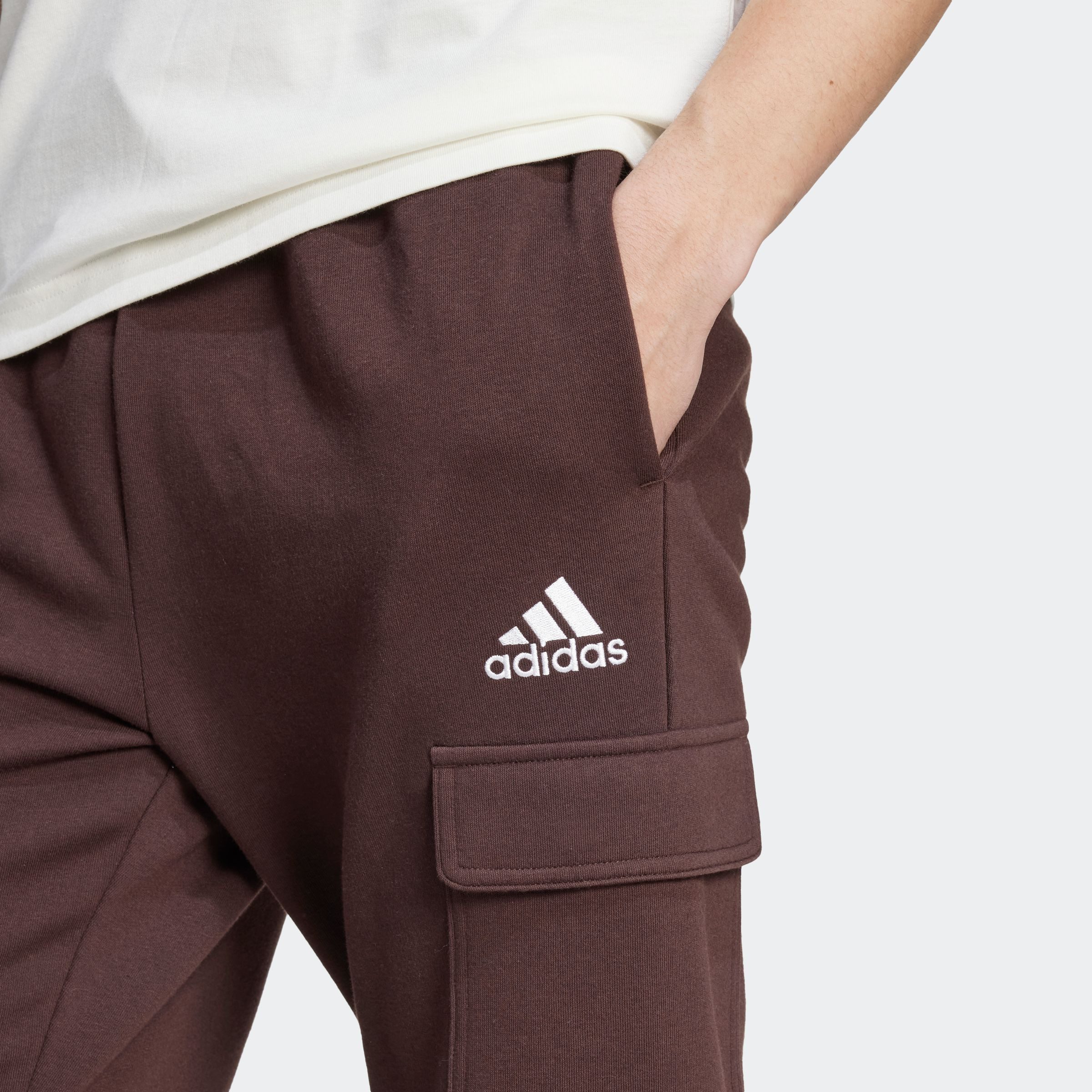 adidas Sportswear Sporthose ESSENTIALS FLEECE REGULAR TAPERED Jogginghose Cargo aus weichem Fleece-Material