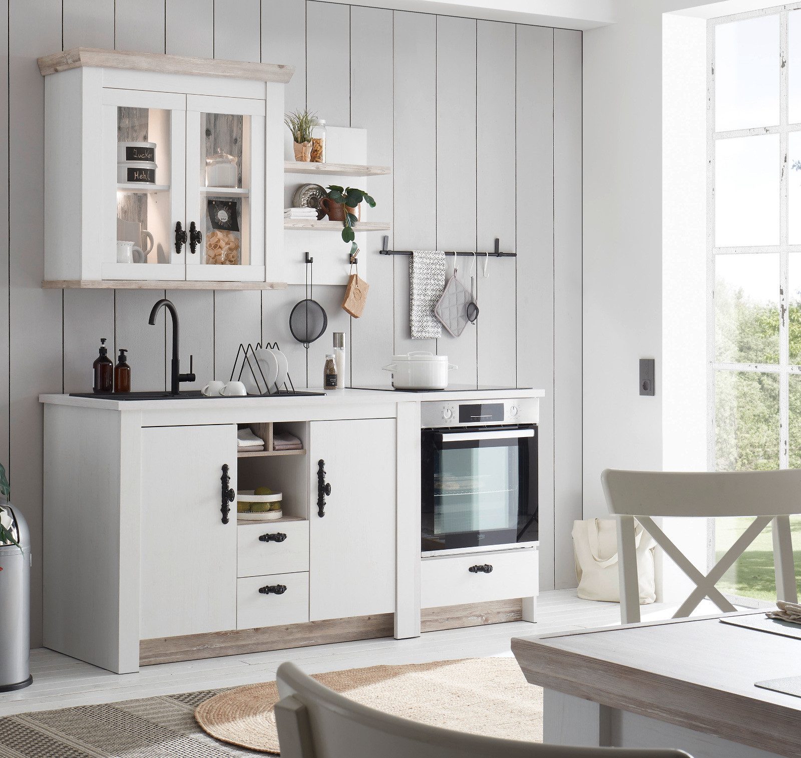 Furn.Design Küchenzeile Rovola, (Küchenschrank-Set in Pinie weiß Landhaus), mit Soft-Close-Funktion