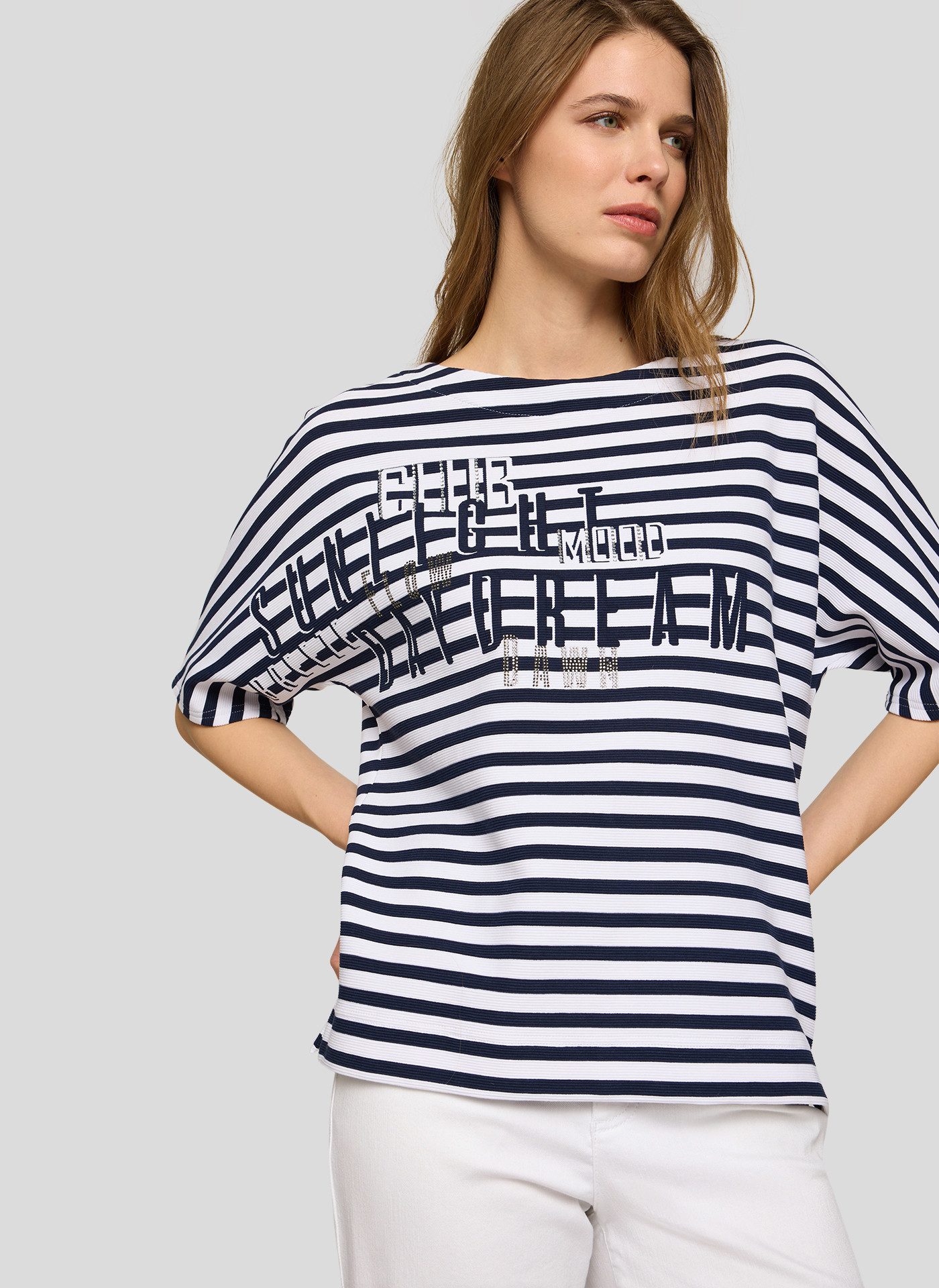 Rabe Rundhalsshirt im Streifen-Look und mit Glitzer-Druck – Bild 2 von 5