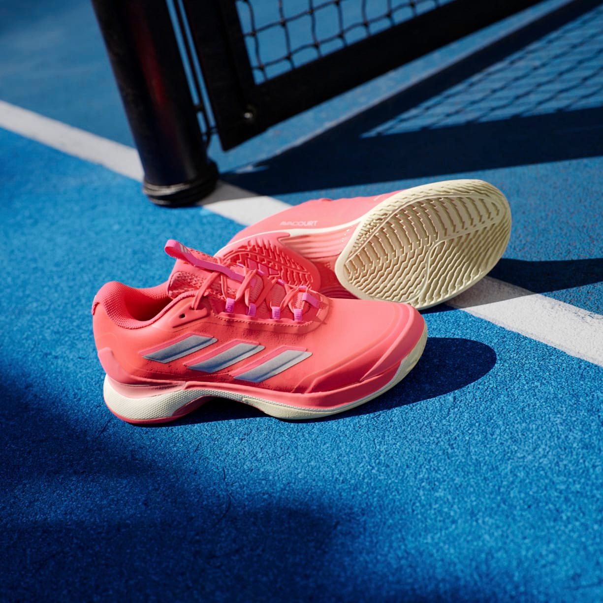 adidas Performance Avacourt 2 Allcourt (Dämpfung) 2025 rot Damen Tennisschuh