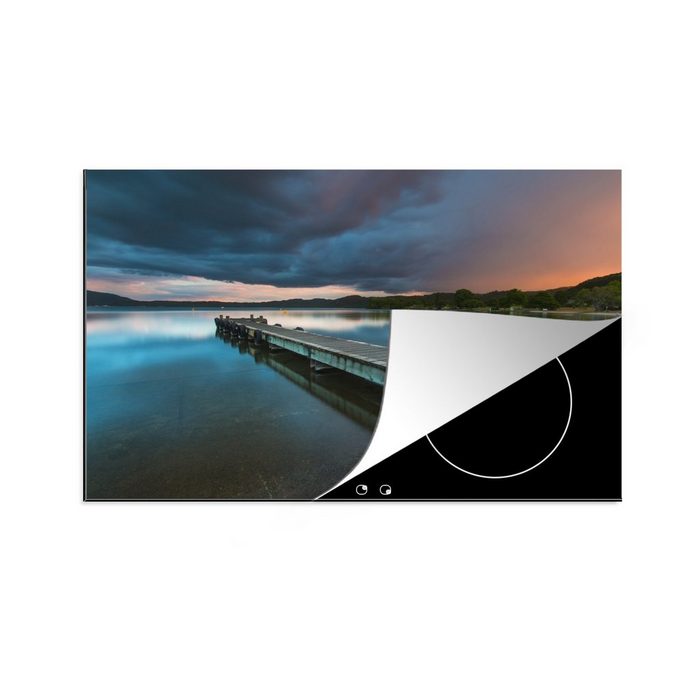 MuchoWow Herdblende-/Abdeckplatte Bootssteg am Lake Tarawera in Neuseeland Vinyl (1 tlg) Ceranfeldabdeckung für die küche Induktionsmatte