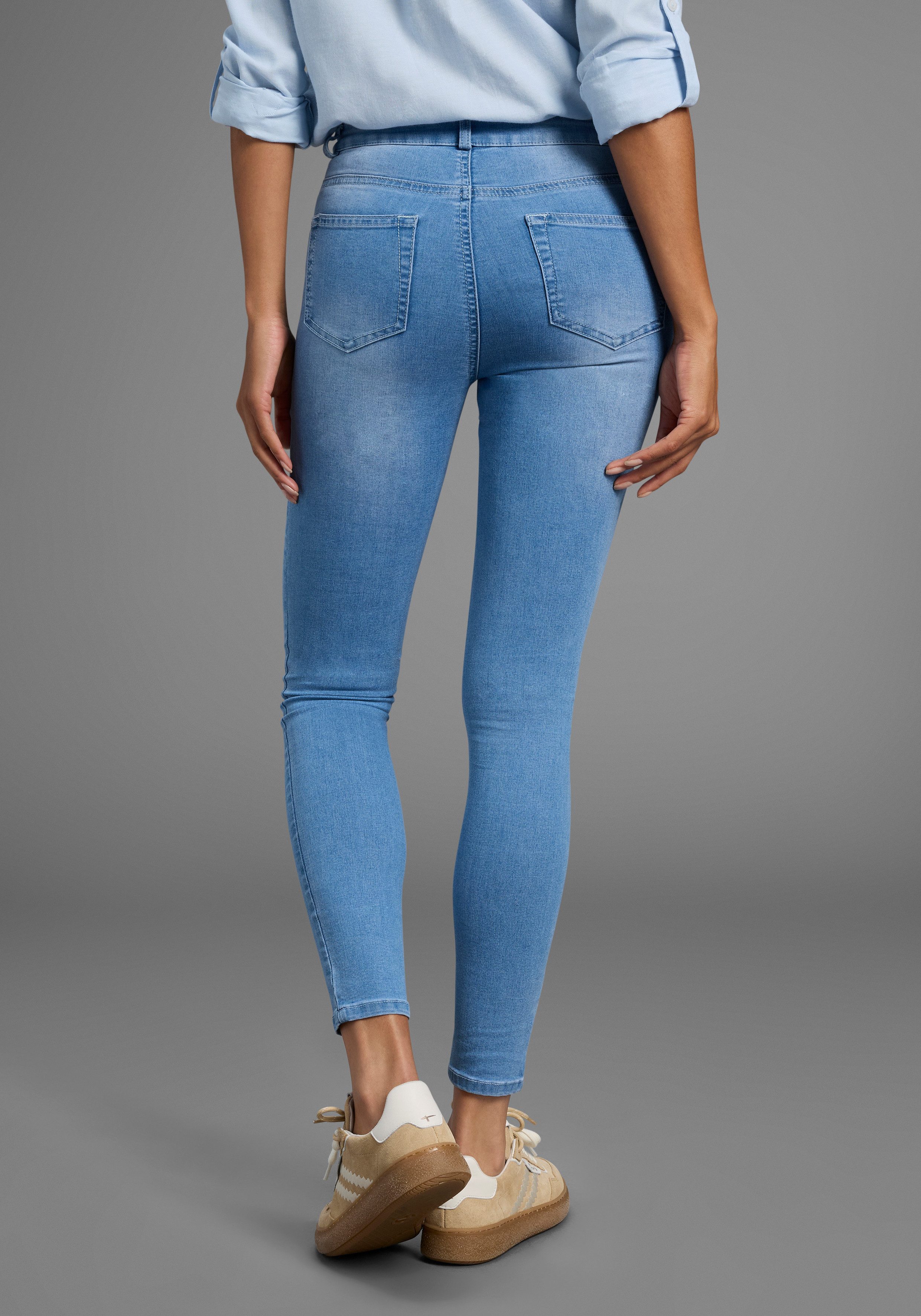 Arizona Skinny-fit-Jeans Ultra Stretch extra-eng geschnittene Beinform, modische Used-Waschung – Bild 2 von 5