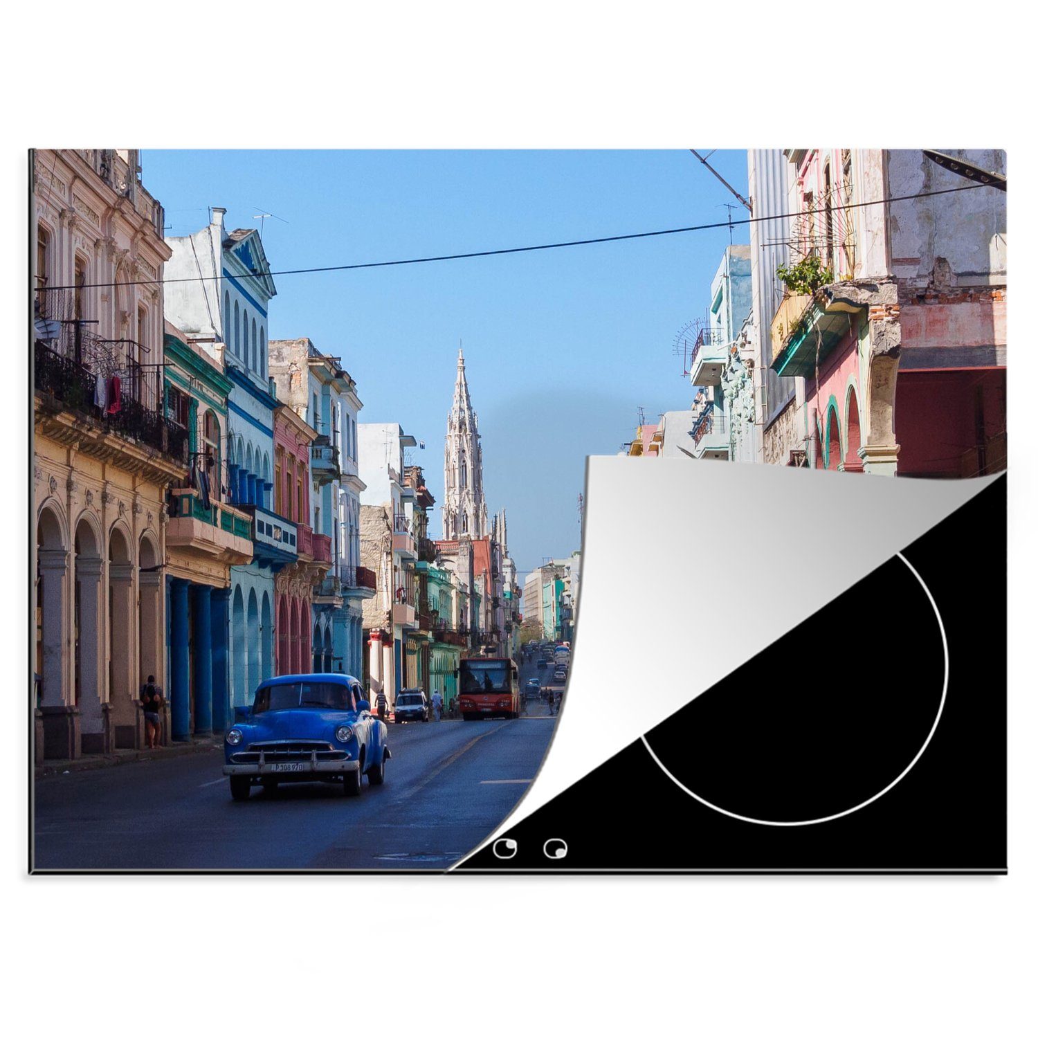 MuchoWow Herdblende-/Abdeckplatte Oldtimer in den Straßen von Habana Vieja in Kuba, Vinyl, (1 tlg), 70x52 cm, Mobile Arbeitsfläche nutzbar, Ceranfeldabdeckung