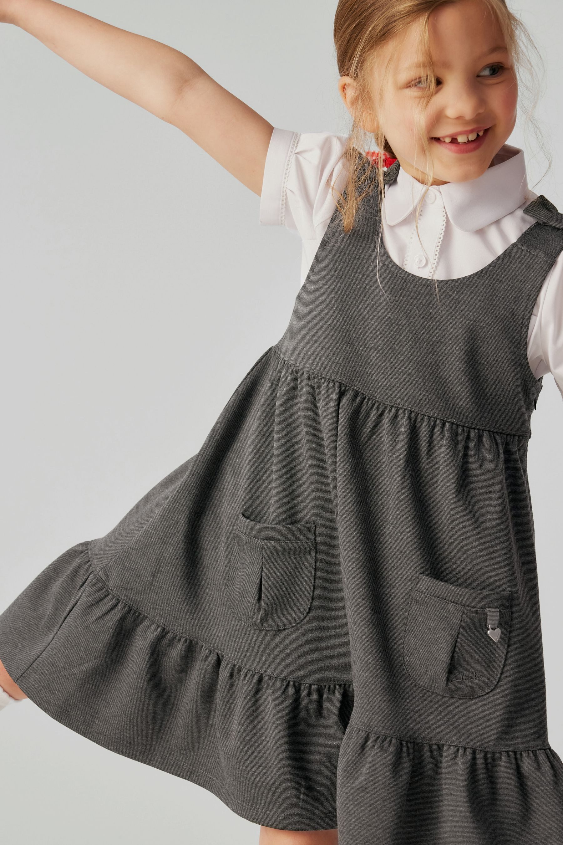 Clarks Latzkleid Ponte-Latzkleid mit Schleife (1-tlg)