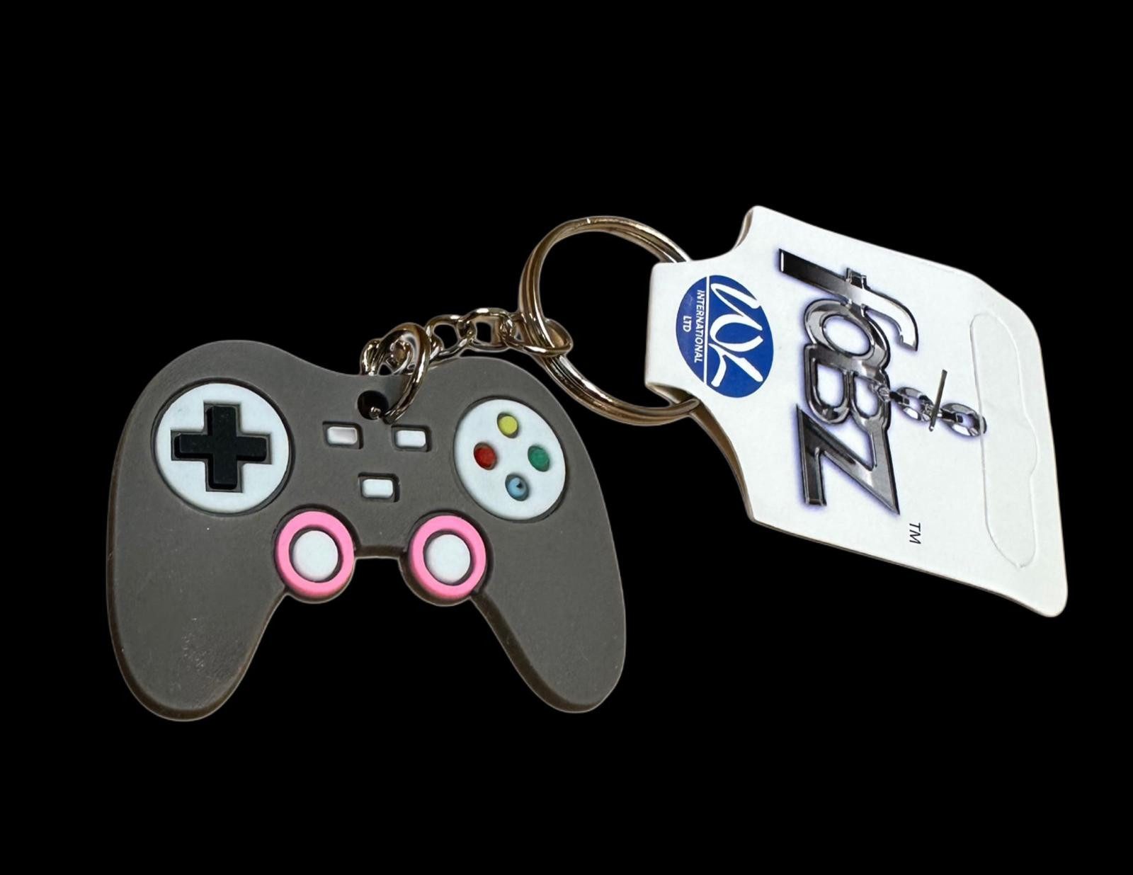 Whitehouse Leisure International Ltd Schlüsselanhänger Schlüsselanhänger Kinder Mini Anhänger keychain GameController grau, Schlüsselanhänger Haustierschlüssela – Bild 2 von 5