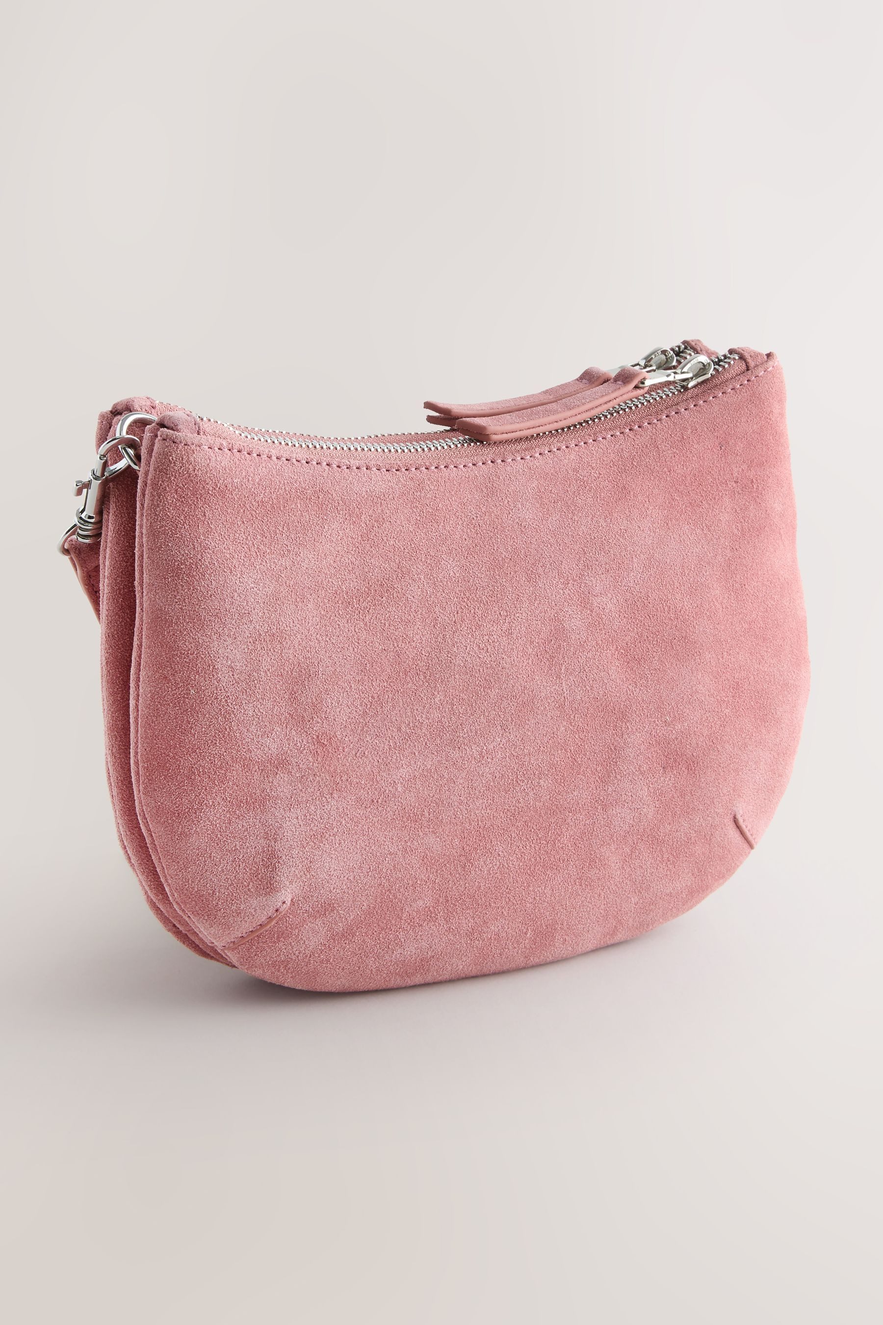 Next Umhängetasche Veloursleder-Umhängetasche mit abgerundetem Design (1-tlg)