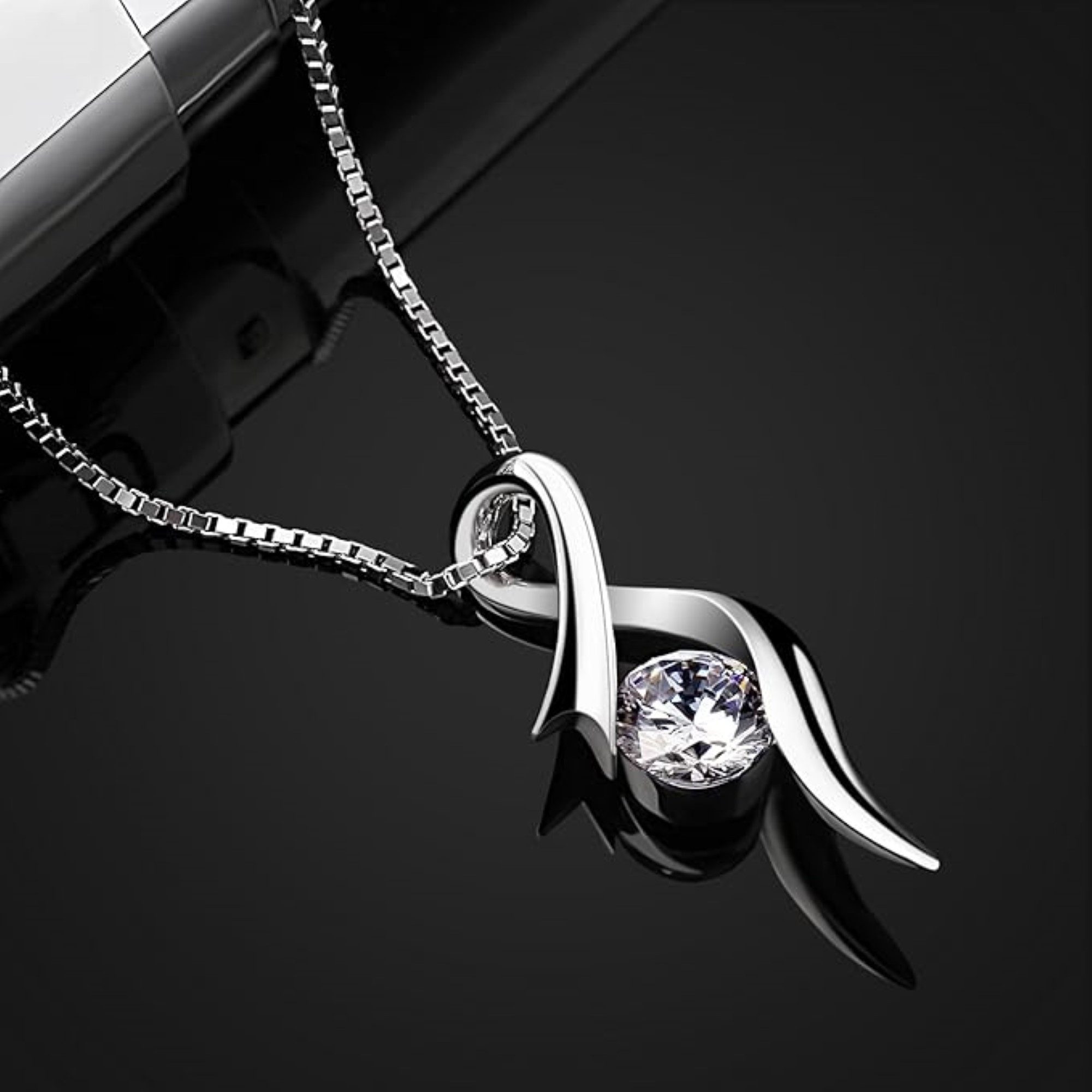 B. Catcher Silberkette Zirkonia-Glanz: 925er Silber-Damenkette - Strahlender Schmuck (925 Sterlingsilber Halskette inkl. Geschenkbox, 1x Halskette mit Kristallsteinanhänger ink. Geschenkbox), 925 Sterlinsilber, Nickelfrei, hochwertige Verarbeitung