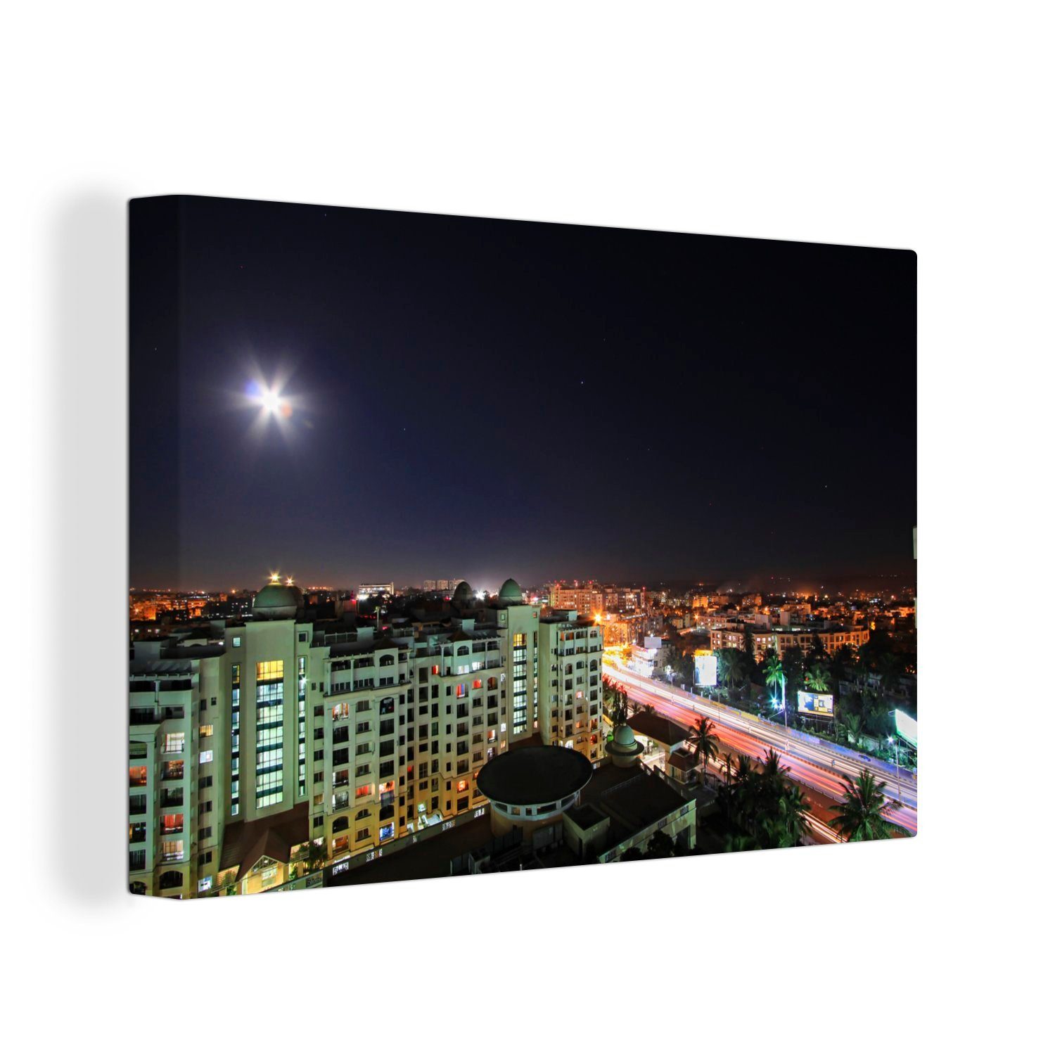 OneMillionCanvasses® Leinwandbild Heller Mond über Bangalore in Indien, (1 St), Wandbild Leinwandbilder, Aufhängefertig, Wanddeko, 30x20 cm