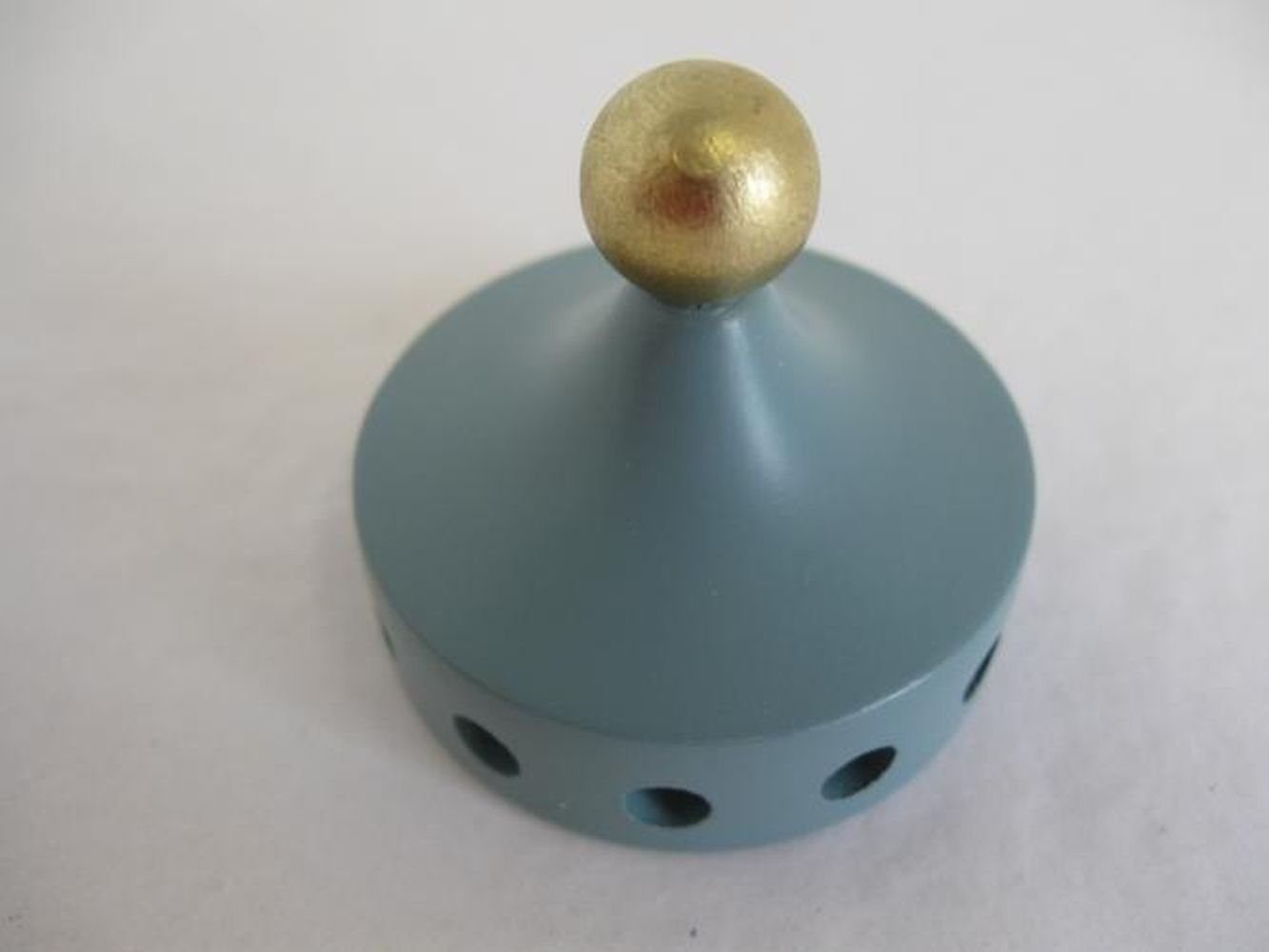 KWO Kunstgewerbe Werkstätten Weihnachtspyramide Erzsatzteil Pyramidennabe für Nr. 70001 BxTxH= 4,5x4,5x3,5cm NEU