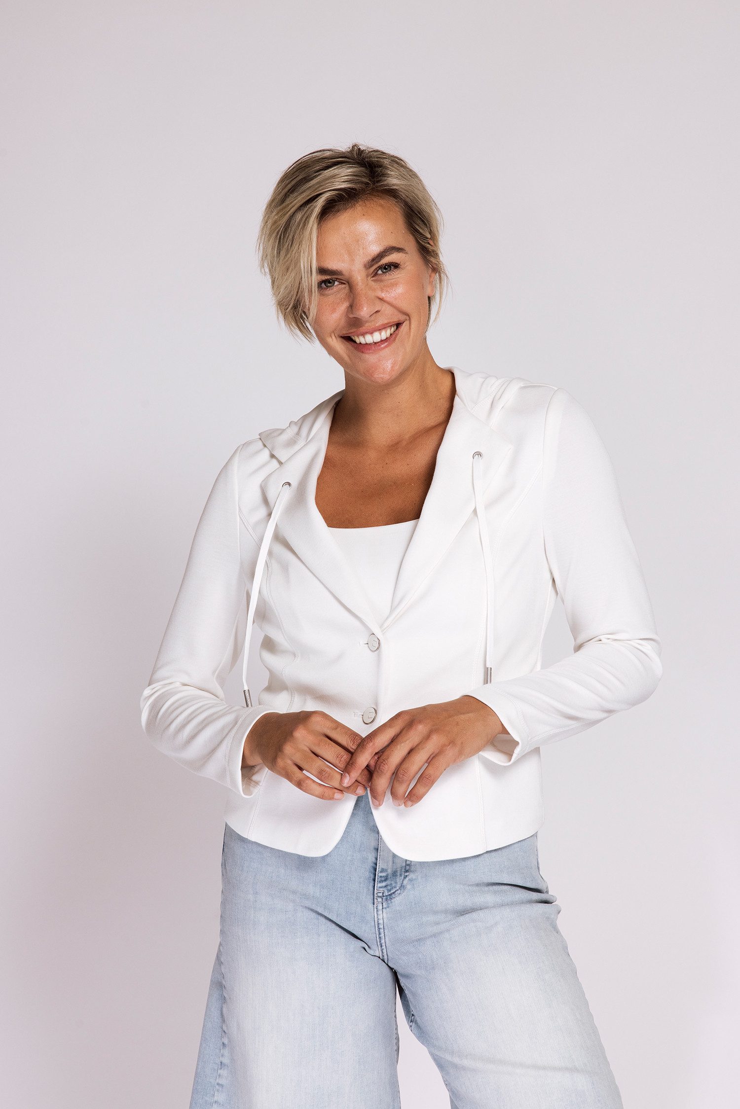 Zhrill Jerseyblazer DARCIA Blazer mit Kapuze mit 2-Knopf-Verschluss und Kapuze