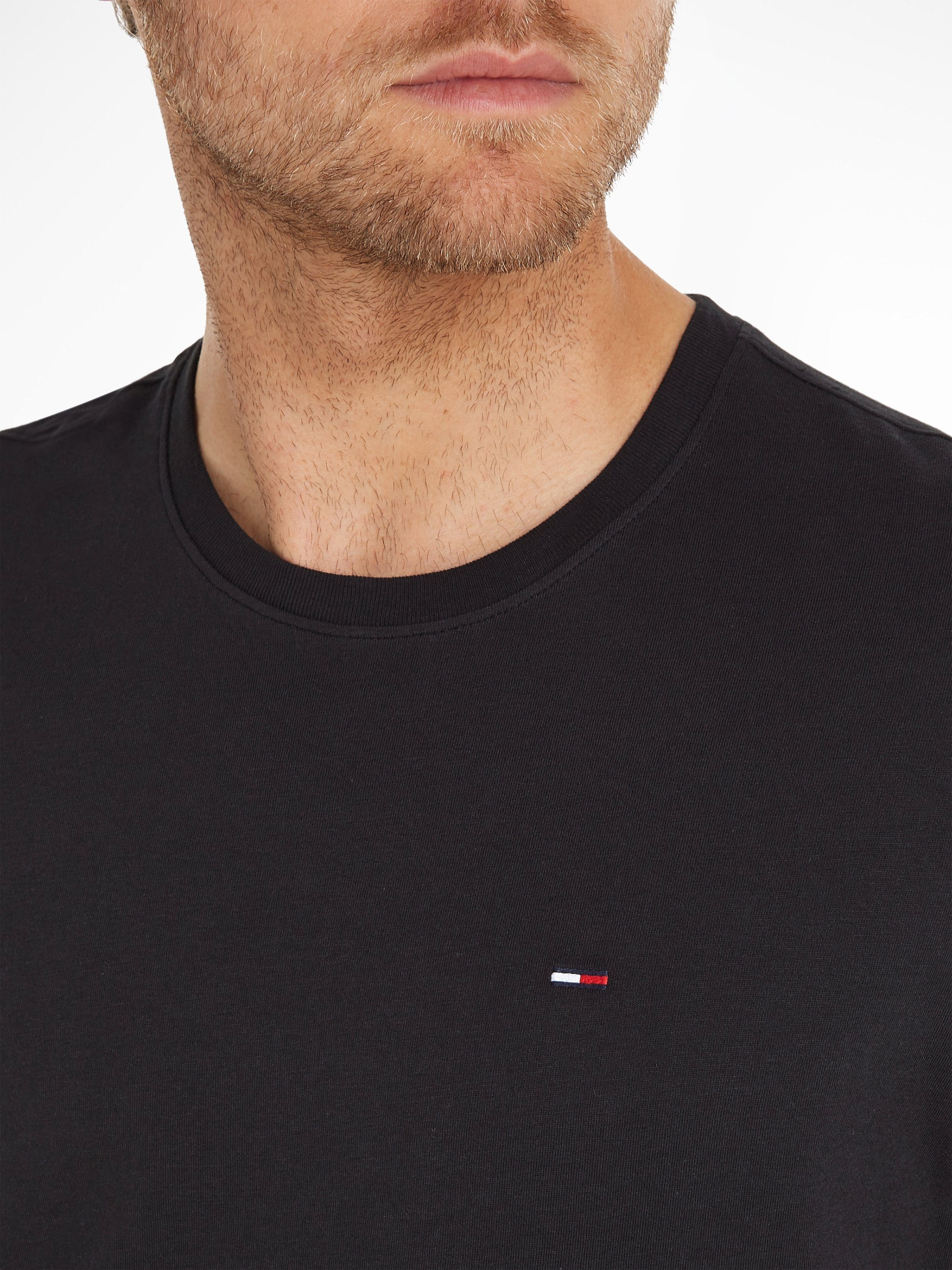 Tommy Jeans T-Shirt TJM ESSENTIAL SOLID mit Rundhalsausschnitt und dezenter Logo-Flag