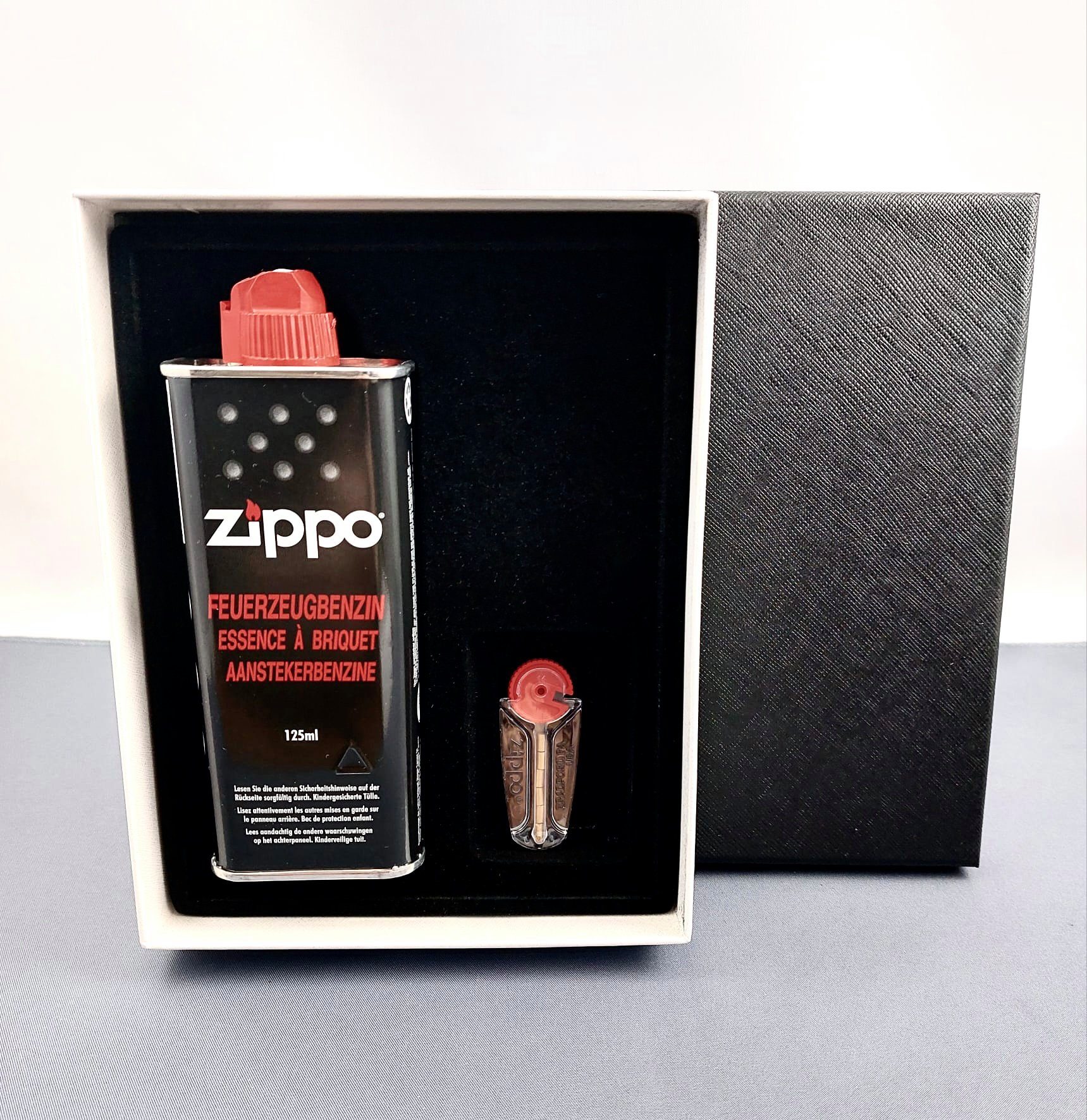 Zippo Feuerzeug Geschenkset für z.B. Zippo inkl. Box mit 125ml Benzin & 6x Feuersteine (Geschenkbox, 3 teilg), passend für ein Zippo Feuerzeug als Geschenkidee