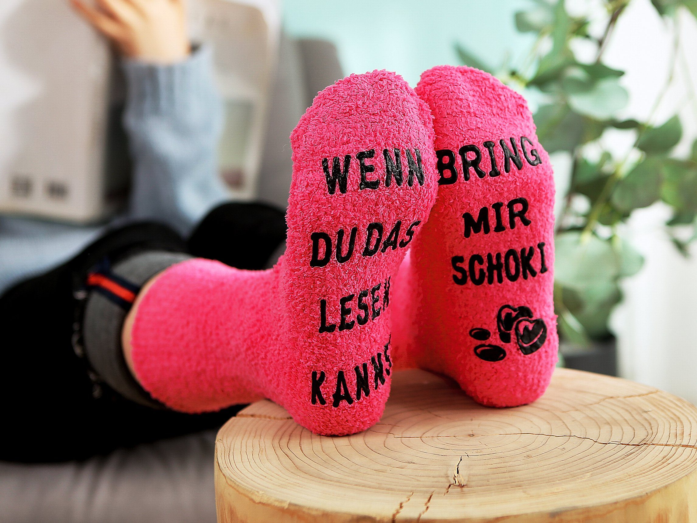 Lucadeau Kuschelsocken mit Spruch "bring mir Schoki", Geburtstagsgeschenk f günstig online kaufen