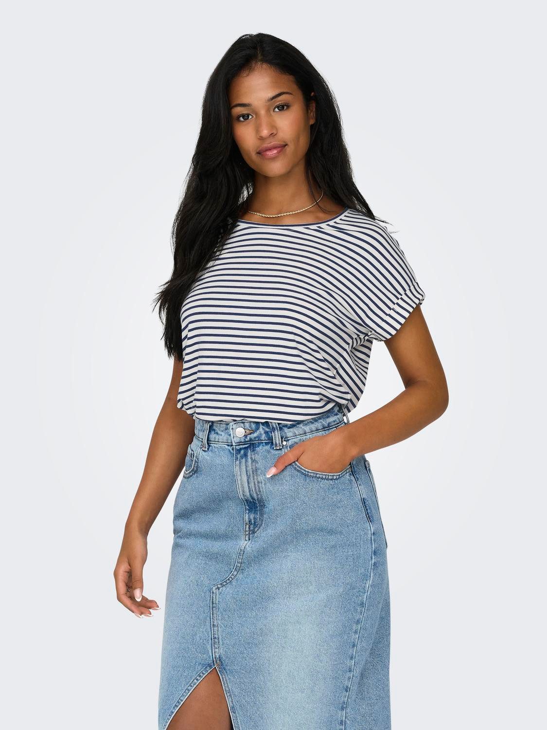 ONLY Kurzarmshirt ONLMOSTER STRIPE S/S O-NECK TOP JRS NOOS gestreift, lässig geschnitten, Jersey, Rundhals, Viskosemischung