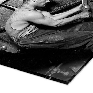 Posterlounge Acrylglasbild Master Collection, Kraftwerksarbeiter an einer Dampfmaschine, Vintage Fotografie