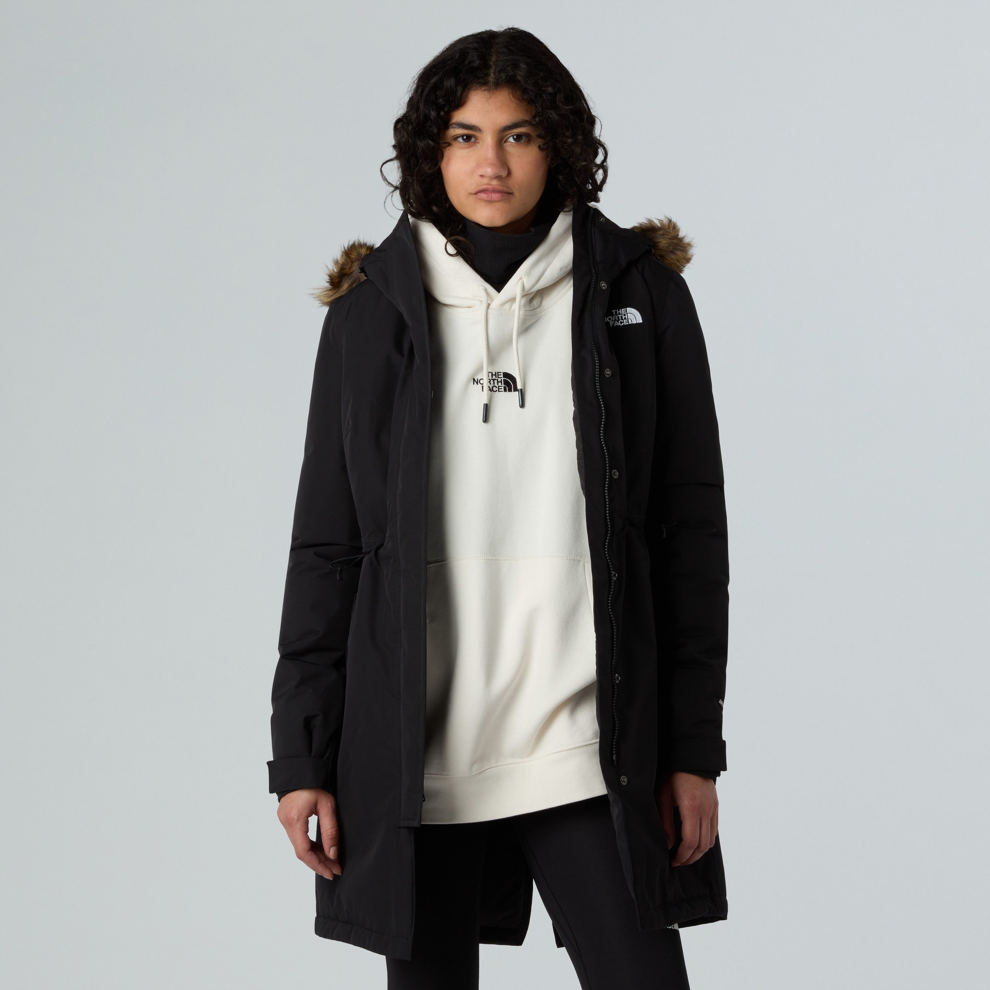 The North Face Kurzmantel W ZANECK PARKA mit 2-Wege-Reißverschluss, atmungsaktiv, winddicht, wasserdicht