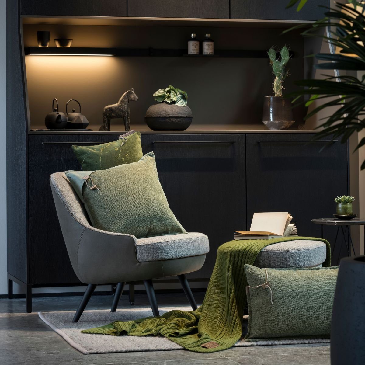 Knit Factory Dekokissen Knit Factory Hope Kissen 50x50 cm Glatt Grün, Dekokissen Couch kissen Sofa Kissen