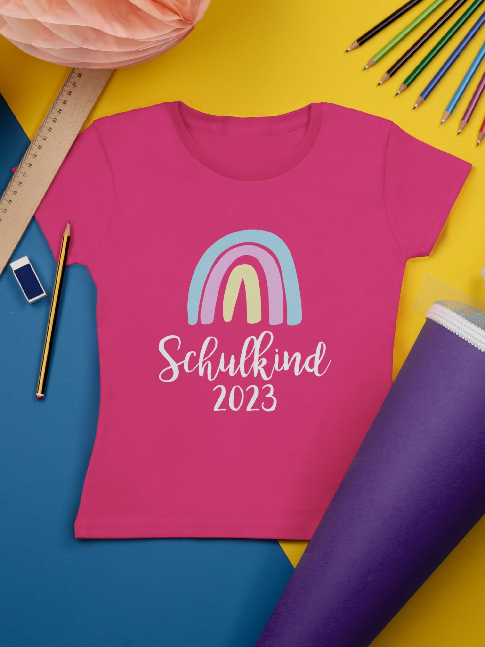 Einschulung T-Shirt Mädchen 2023 1 Schulkind Fuchsia / Pastell Weiß Regenbogen Shirtracer