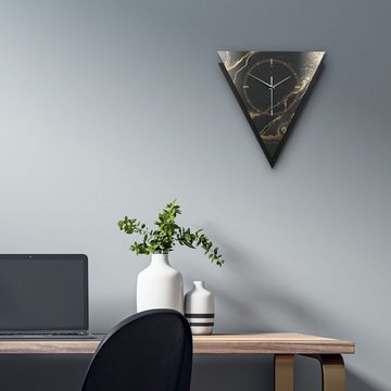 Kreative Feder Wanduhr Dreieckige 3D Designer-Wanduhr „Black & Gold Waves“ im Metallic-Look (ohne Ticken; Funk- oder Quarzuhrwerk; elegant, außergewöhnlich, modern)